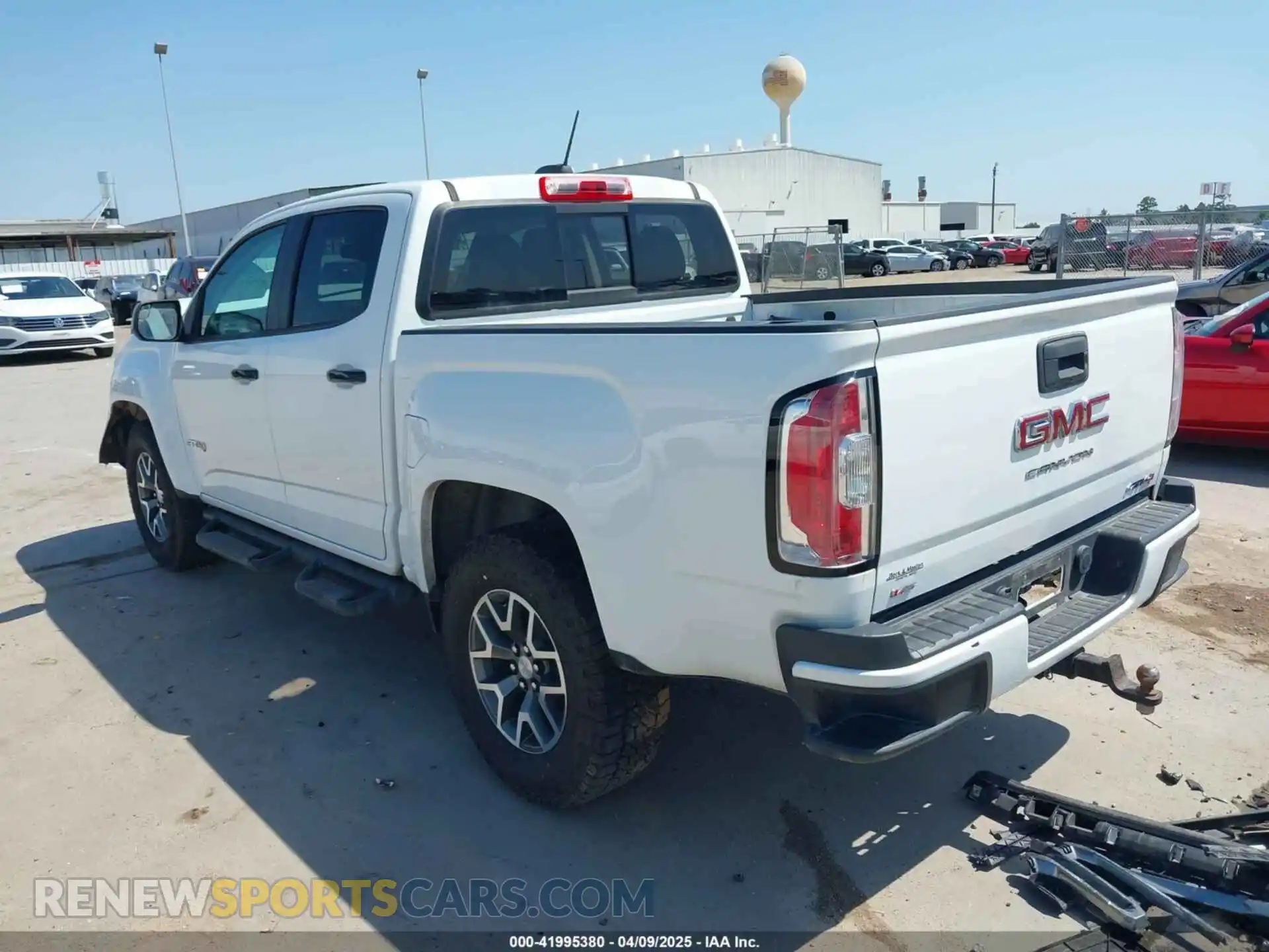 3 Photograph of a damaged car 1GTG6FEN3M1178957 GMC CANYON 2021