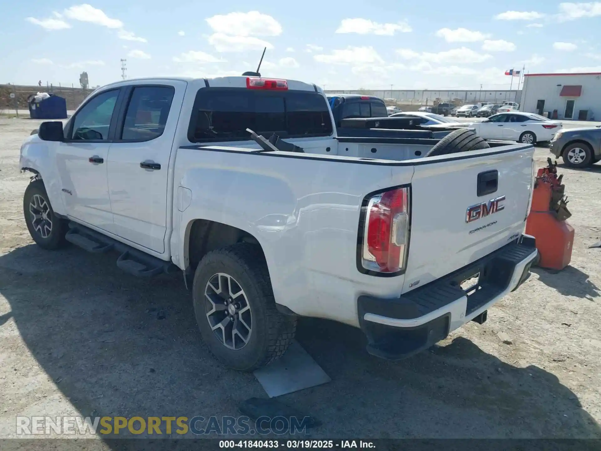 3 Photograph of a damaged car 1GTG6FEN4M1284091 GMC CANYON 2021