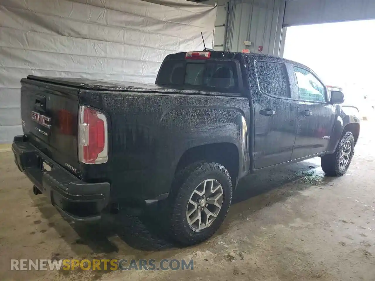 3 Фотография поврежденного автомобиля 1GTG6FEN8M1255144 GMC CANYON 2021
