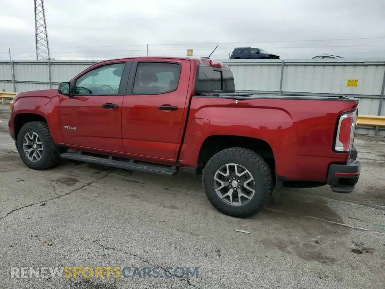 2 Photograph of a damaged car 1GTG6FENXM1185842 GMC CANYON 2021