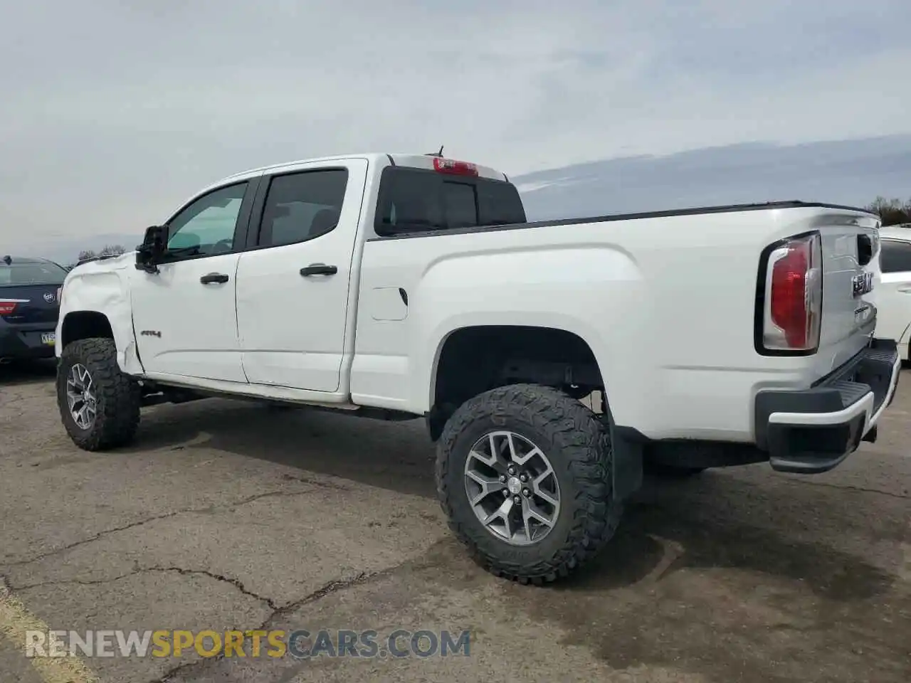 2 Photograph of a damaged car 1GTP6FE14M1190774 GMC CANYON 2021
