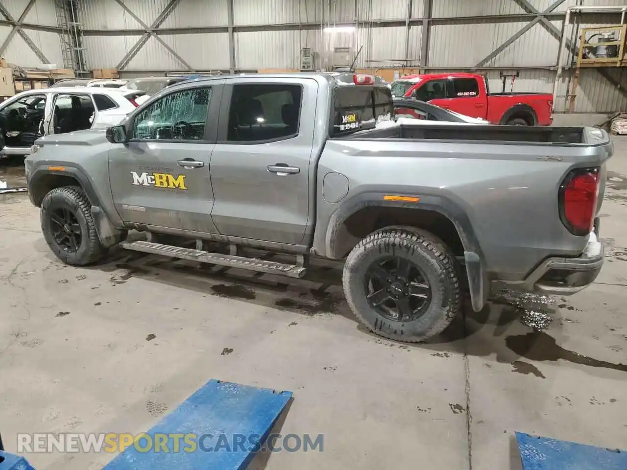 2 Photograph of a damaged car 1GTP6BEK9P1131161 GMC CANYON 2023