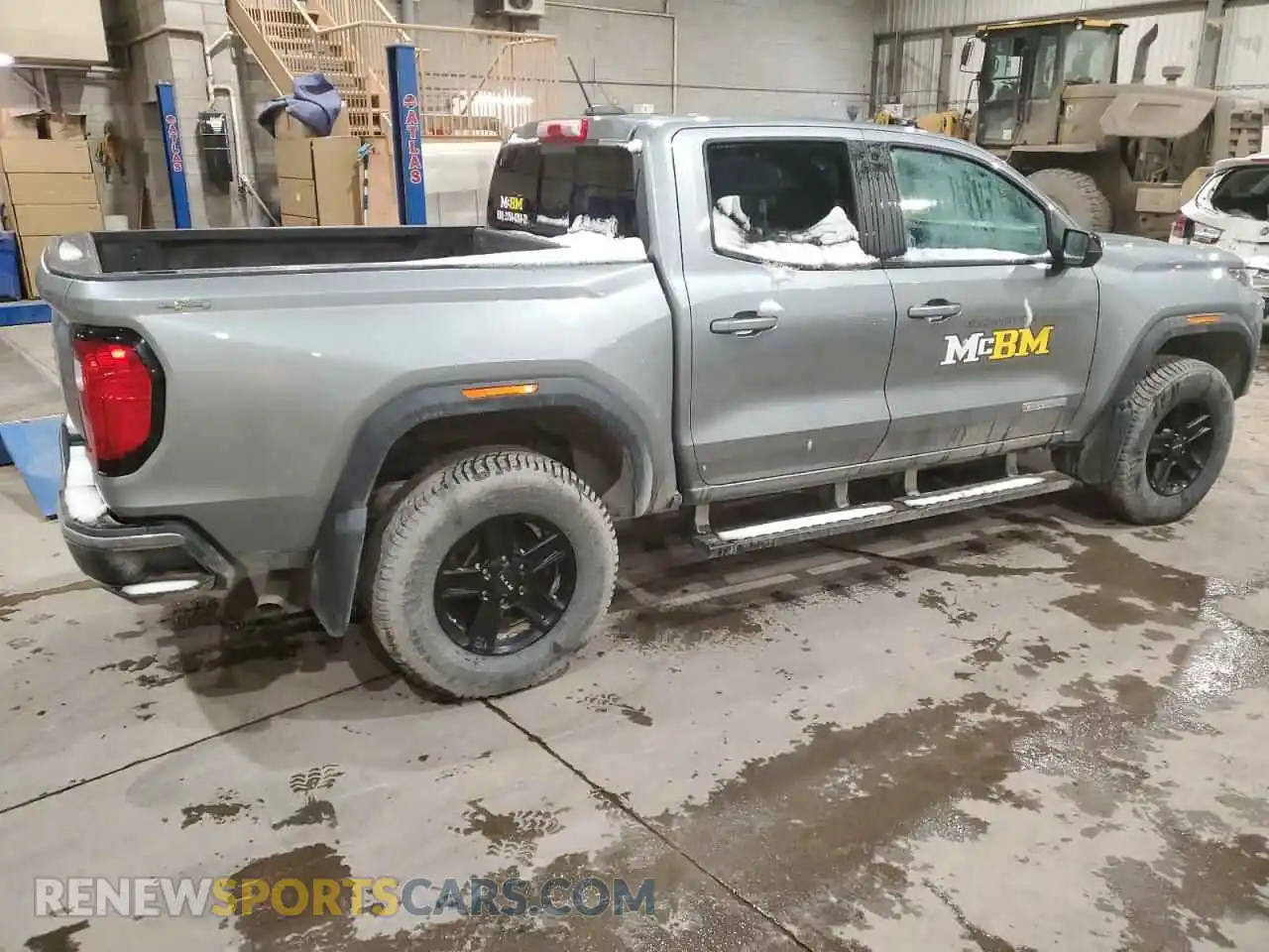 3 Photograph of a damaged car 1GTP6BEK9P1131161 GMC CANYON 2023