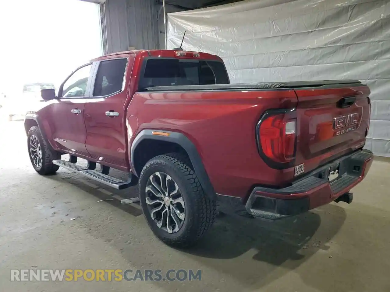 2 Photograph of a damaged car 1GTP6FEK4P1257662 GMC CANYON 2023