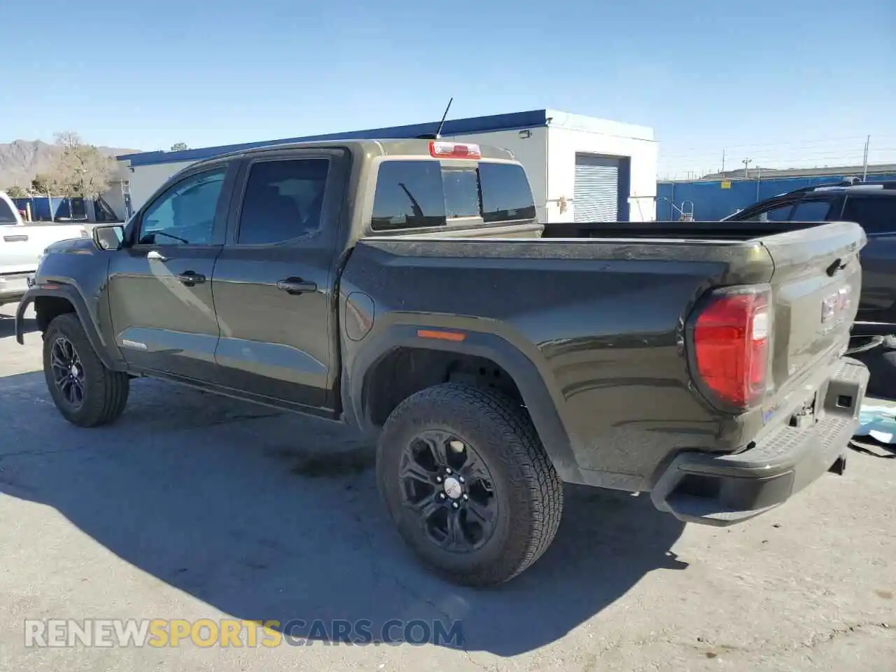 2 fotografías del automóvil dañado 1GTP5BEK0R1174177 GMC CANYON 2024