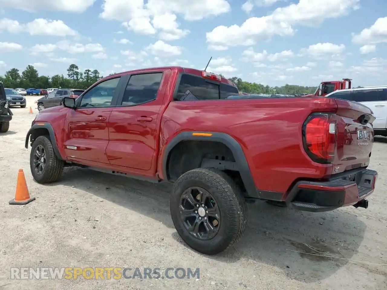 2 fotografías del automóvil dañado 1GTP5BEK1R1202925 GMC CANYON 2024