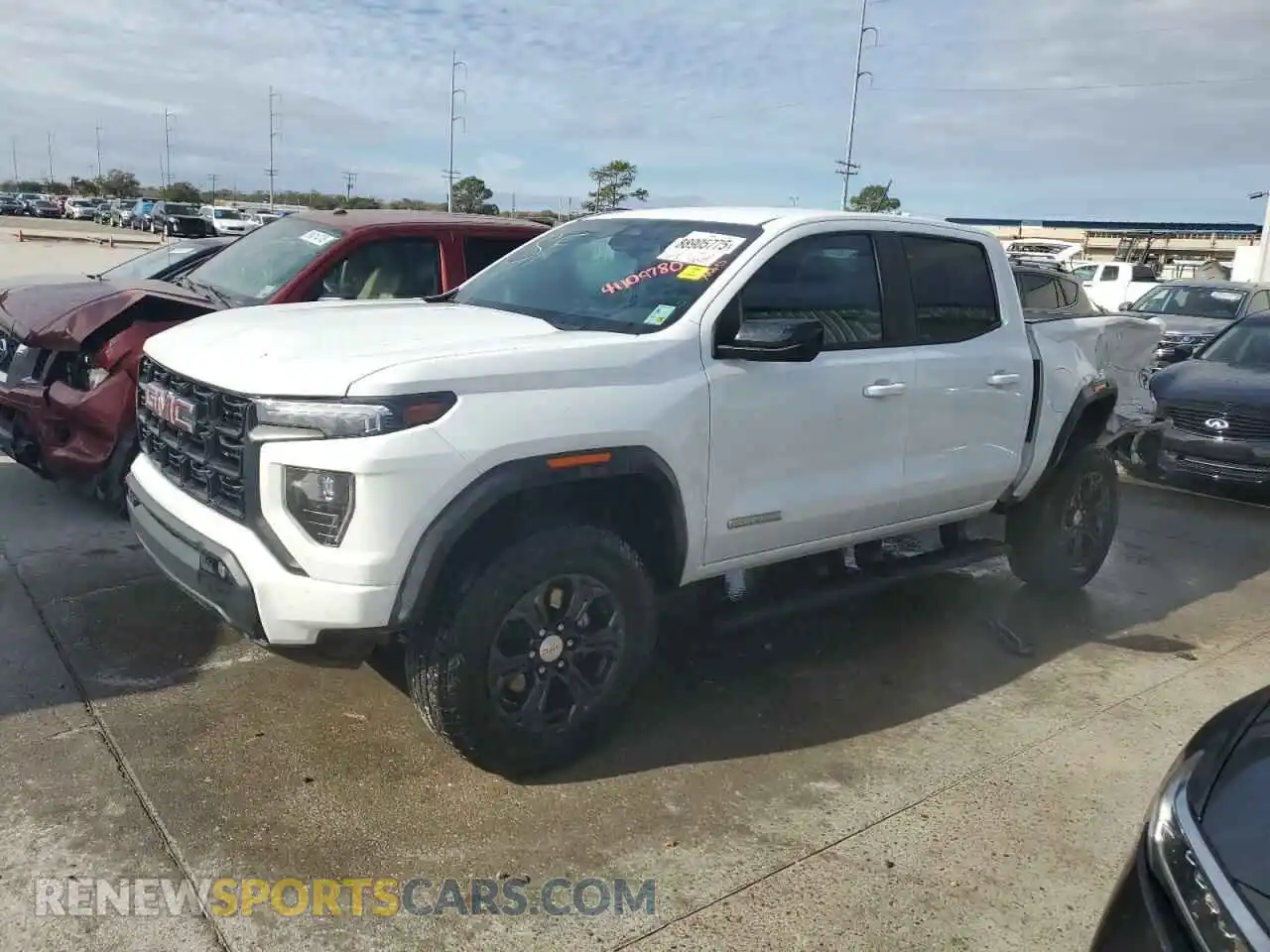 1 Photograph of a damaged car 1GTP5BEK2R1112487 GMC CANYON 2024