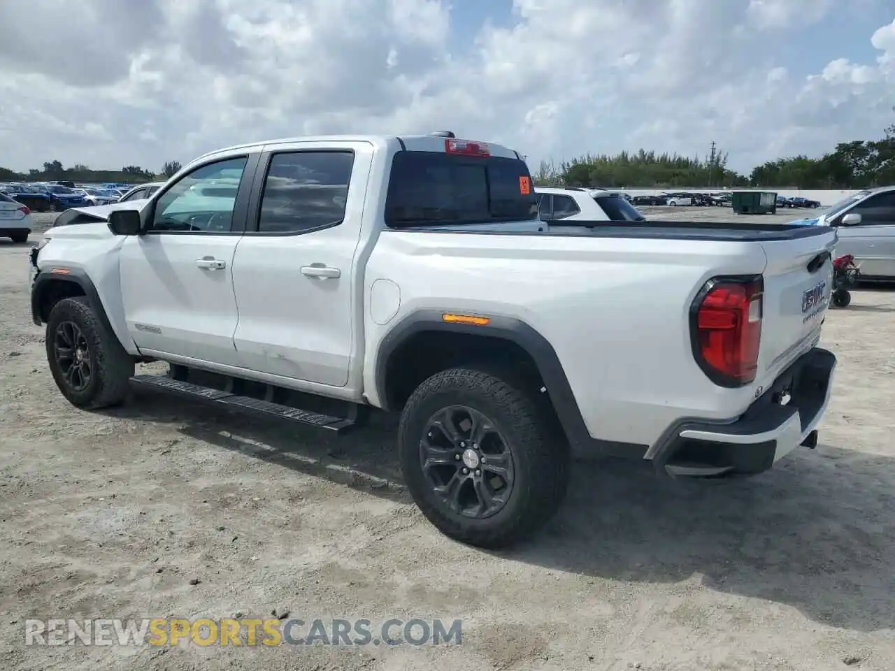 2 Photograph of a damaged car 1GTP5BEK7R1176671 GMC CANYON 2024