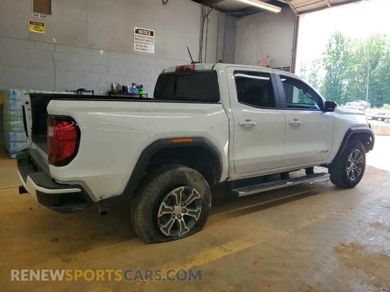 3 fotografías del automóvil dañado 1GTP6DEK3R1267428 GMC CANYON 2024
