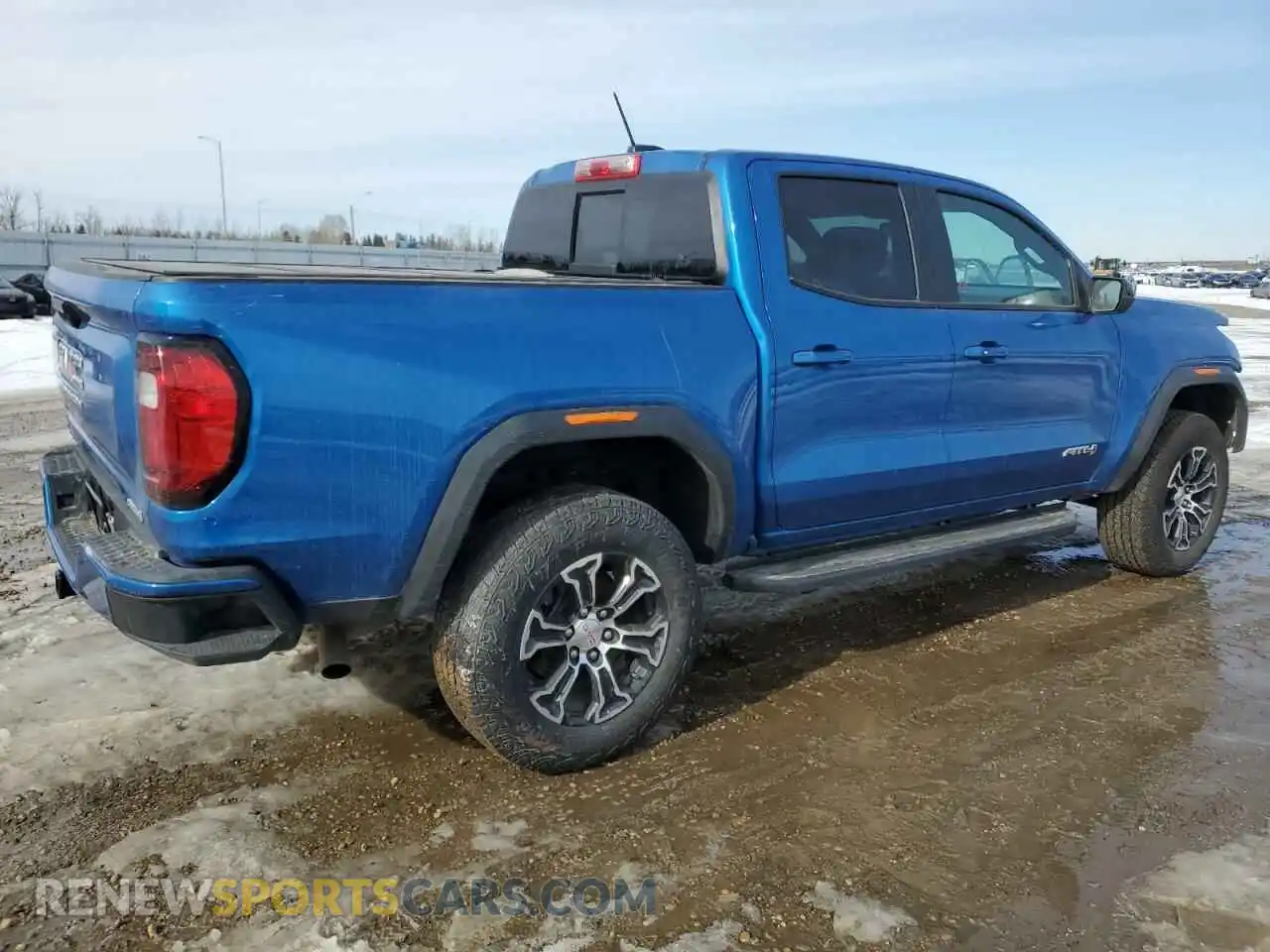 3 fotografías del automóvil dañado 1GTP6DEKXR1197281 GMC CANYON 2024