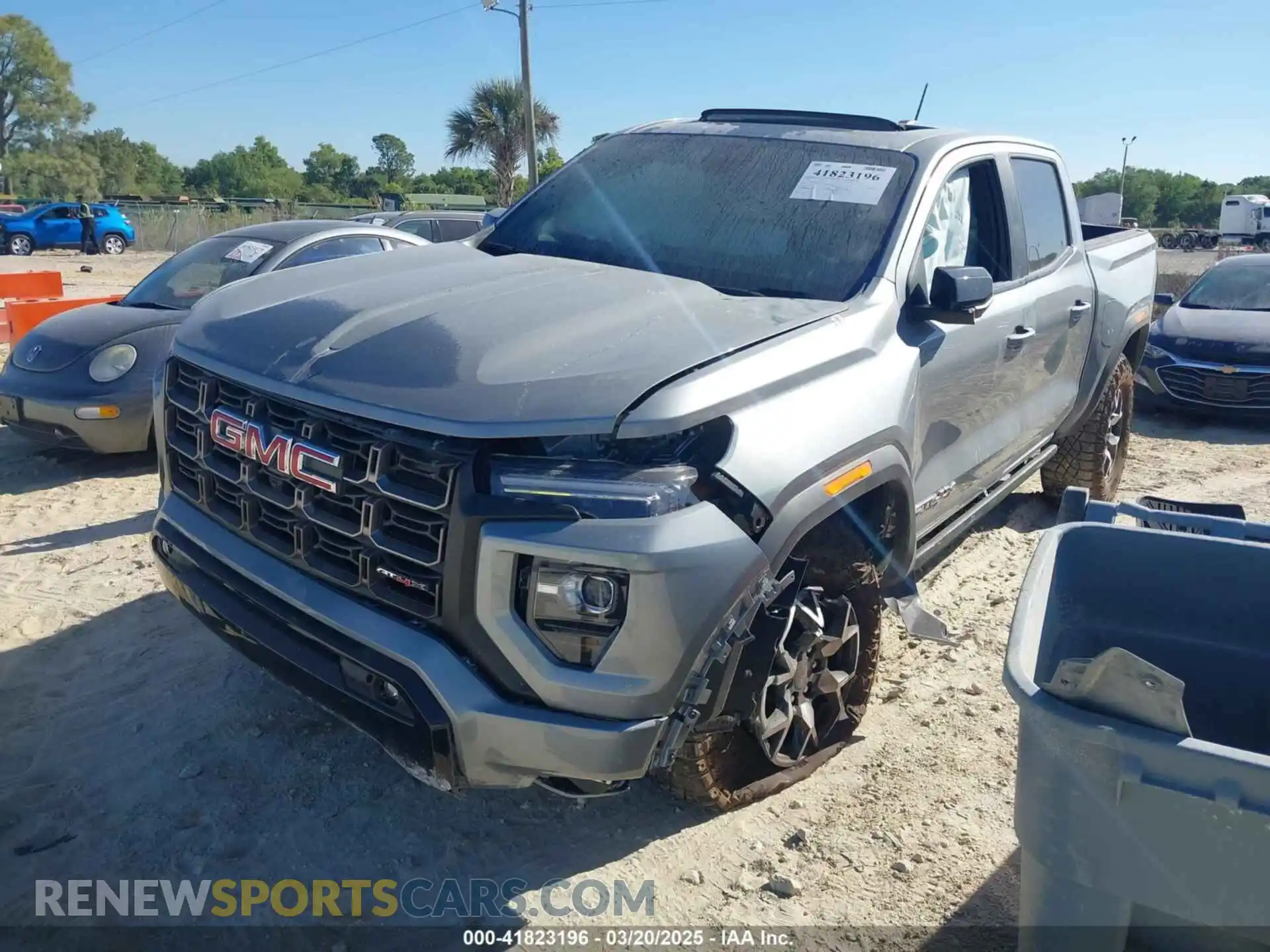 2 Photograph of a damaged car 1GTP6EEK6R1250127 GMC CANYON 2024