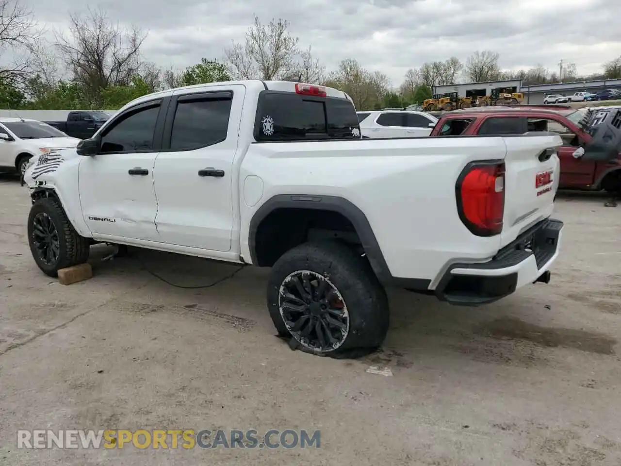 2 Photograph of a damaged car 1GTP6FEK1R1167744 GMC CANYON 2024