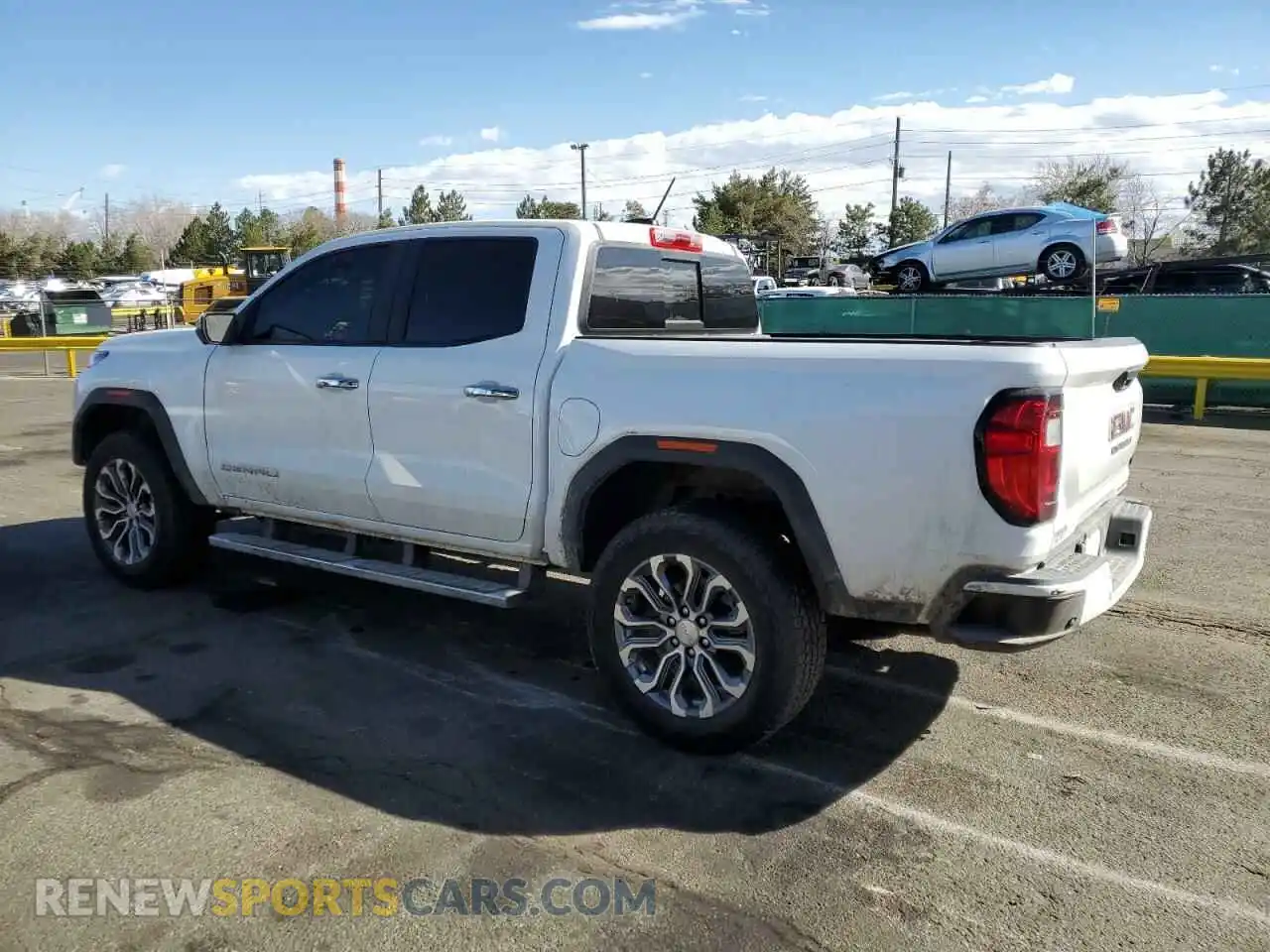 2 Photograph of a damaged car 1GTP6FEK7R1261773 GMC CANYON 2024