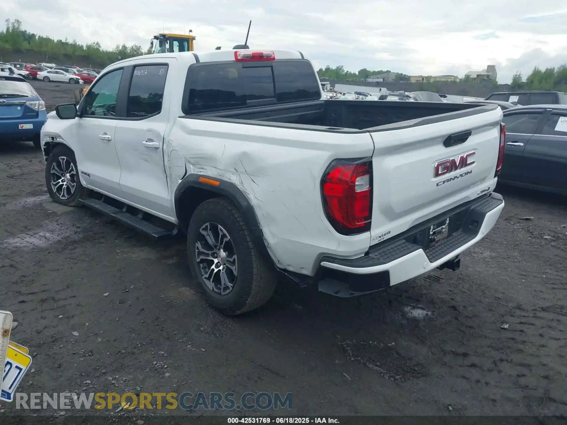 3 Photograph of a damaged car 1GTP2DEK6S1138388 GMC CANYON 2025