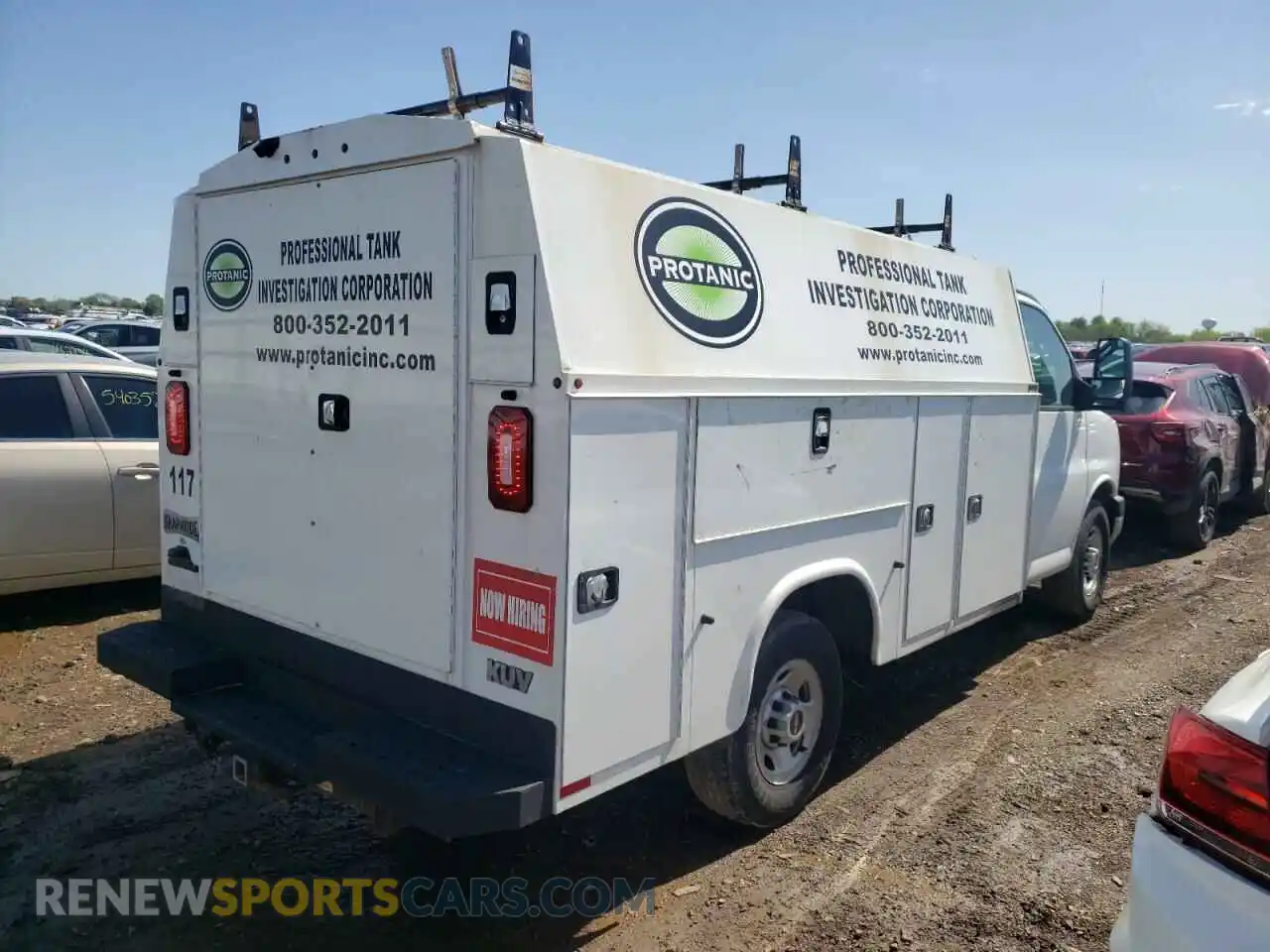 3 Photograph of a damaged car 1GD07RFG5K1289857 GMC SAVANA 2019