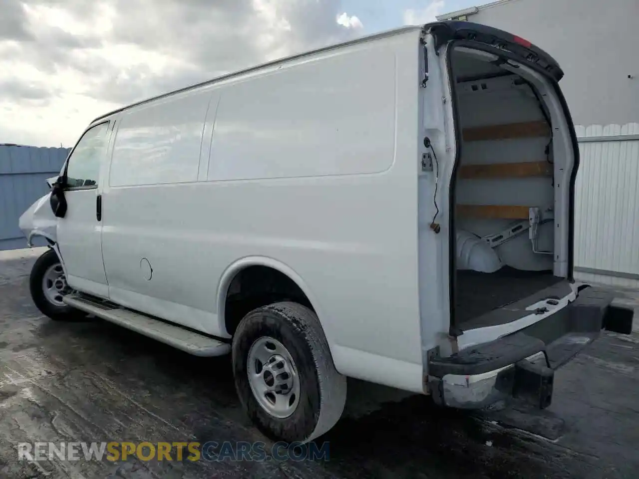 2 Photograph of a damaged car 1GTW7AFP1P1130650 GMC SAVANA 2023