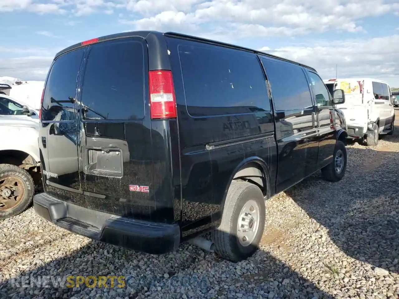 3 Photograph of a damaged car 1GTW7AFPXP1100238 GMC SAVANA 2023