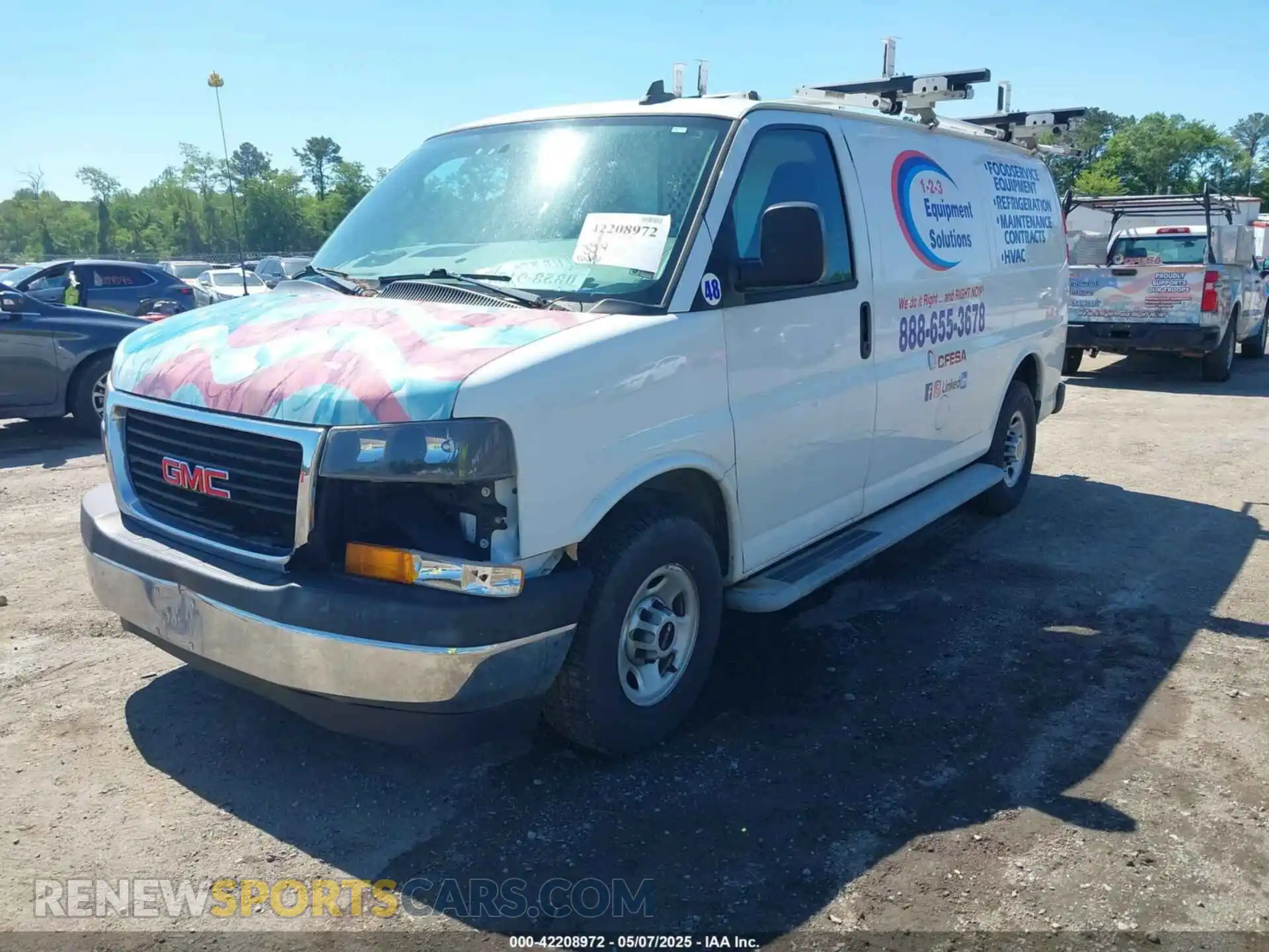 2 fotografías del automóvil dañado 1GTW7AFG2L1183562 GMC SAVANA CARGO 2020