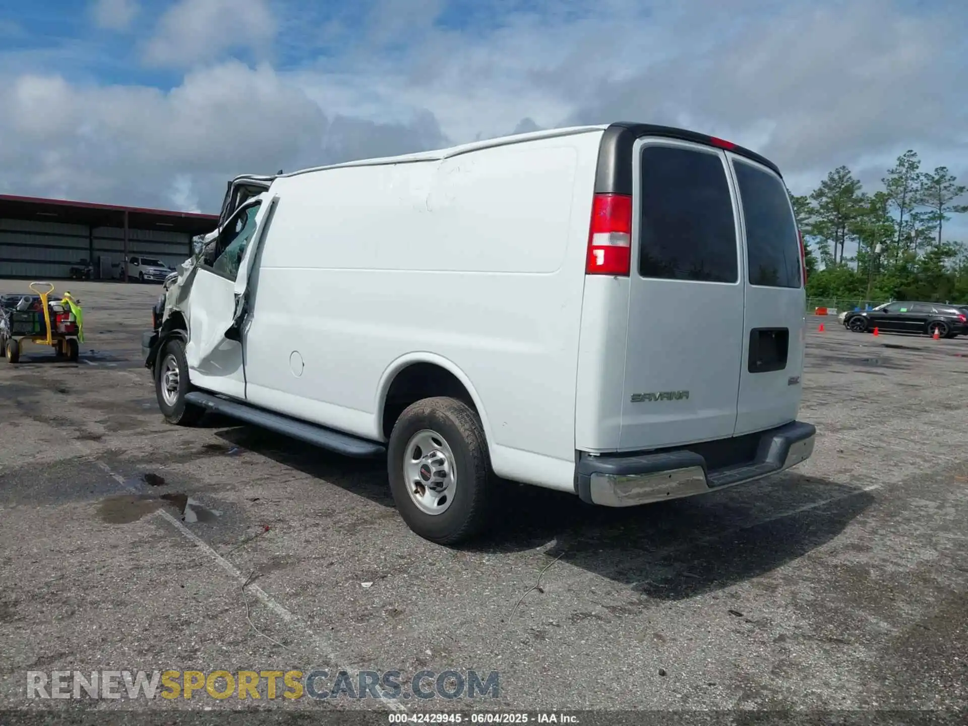 3 fotografías del automóvil dañado 1GTW7AFGXL1172664 GMC SAVANA CARGO 2020