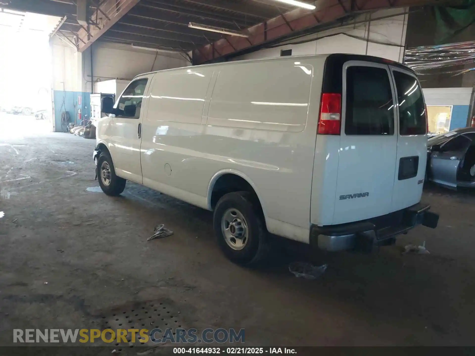 3 fotografías del automóvil dañado 1GTW7AFP2M1189251 GMC SAVANA CARGO 2021