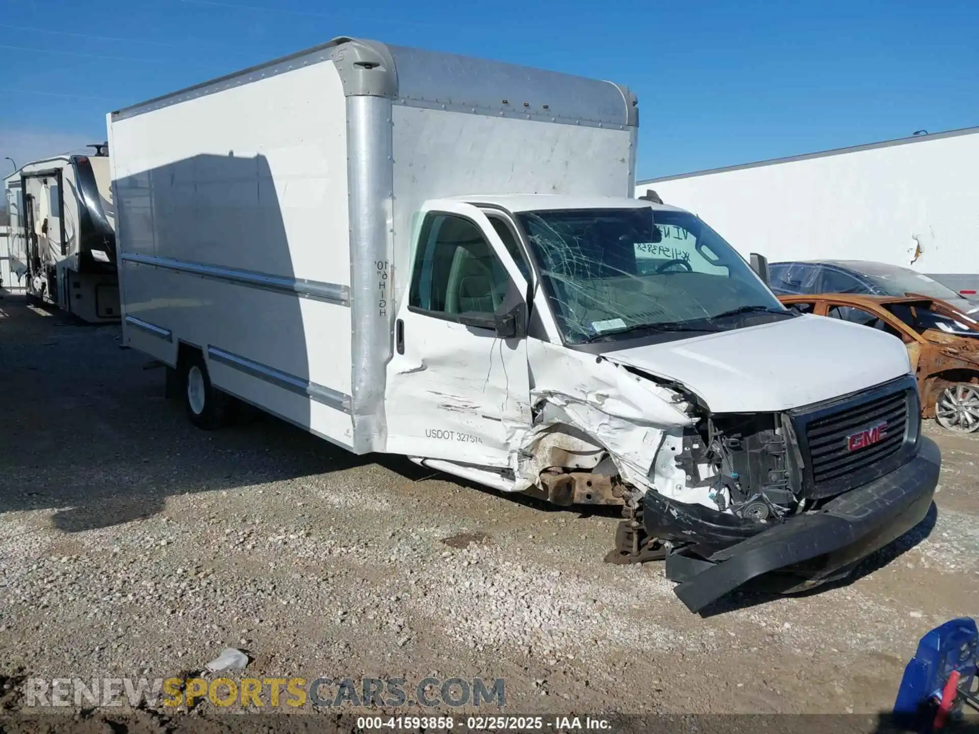 1 Photograph of a damaged car 7GZ37TC79MN013439 GMC SAVANA CUTAWAY 2021