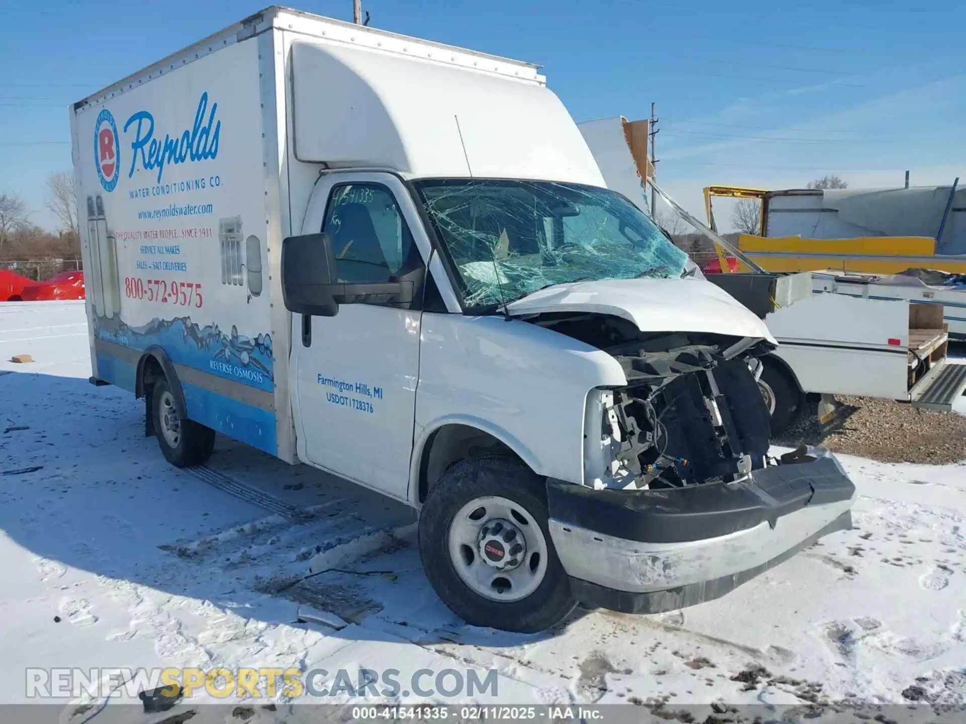 1 Photograph of a damaged car 1GD07RFP4P1118072 GMC SAVANA CUTAWAY 2023