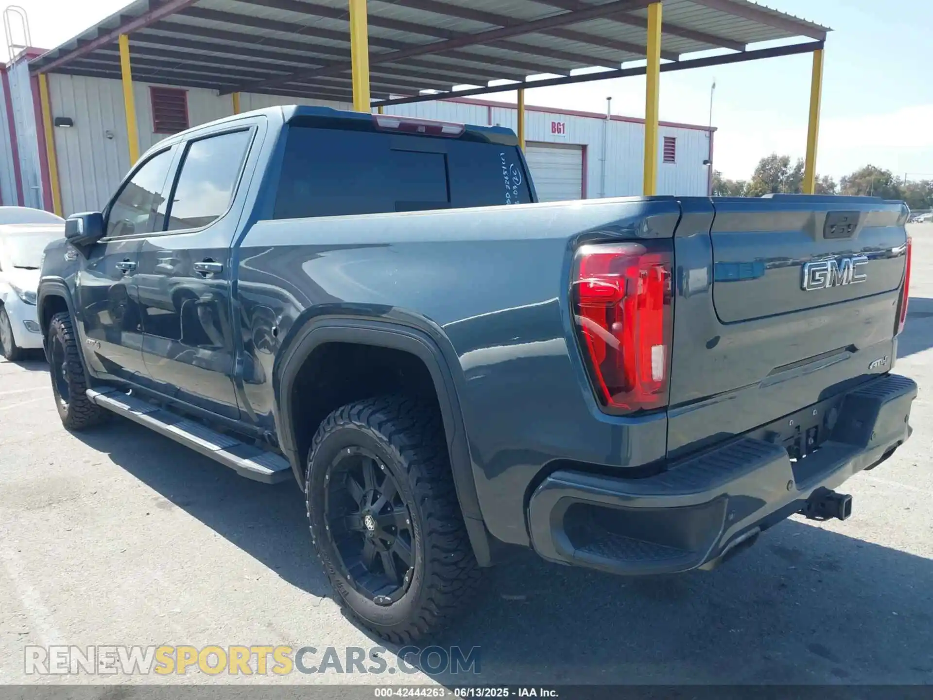 3 fotografías del automóvil dañado 1GTP9EEL9KZ177858 GMC SIERRA 1500 2019