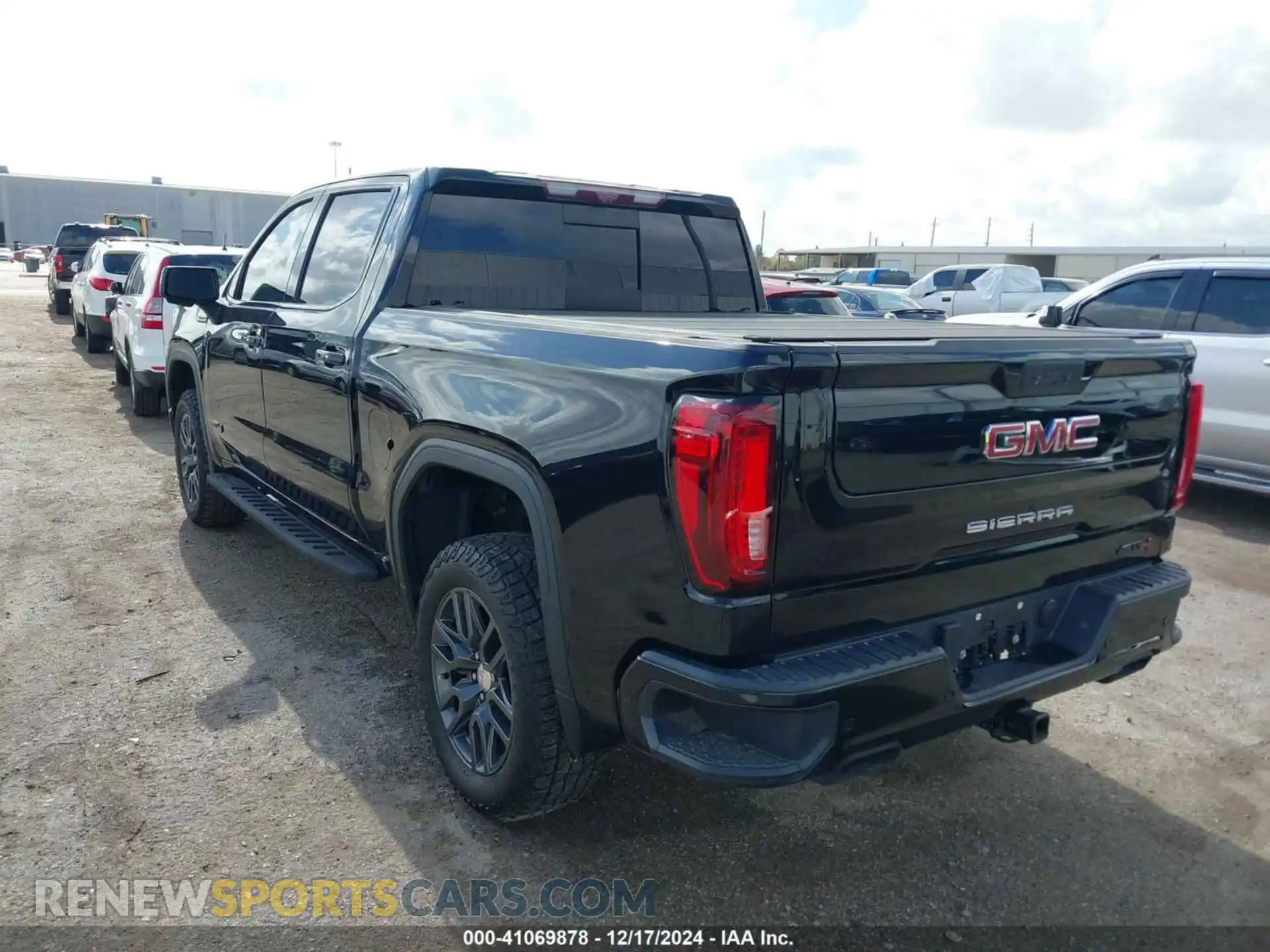 3 fotografías del automóvil dañado 1GTP9EELXMZ304412 GMC SIERRA 1500 2021