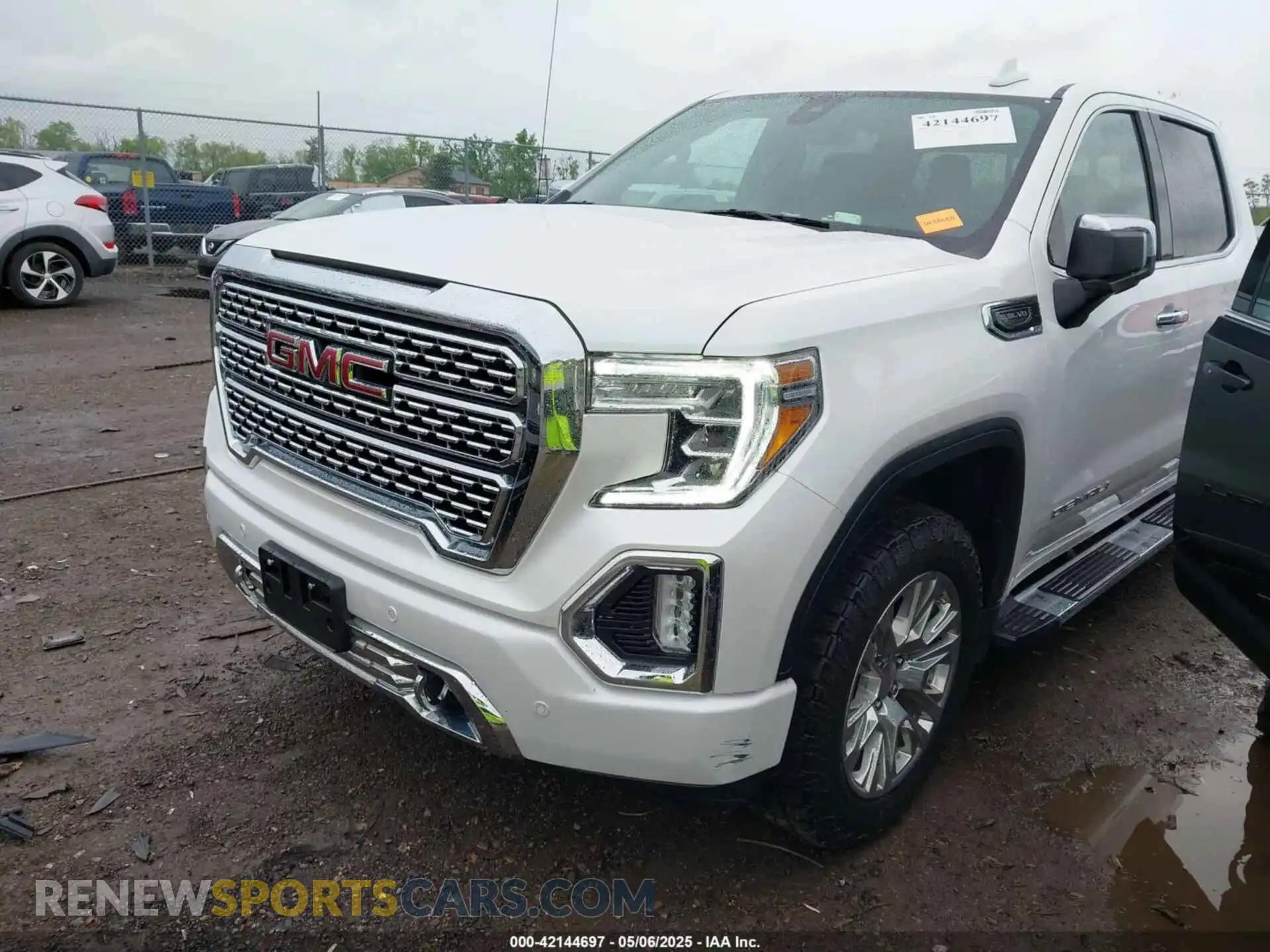 2 Photograph of a damaged car 1GTU9FED9MZ439656 GMC SIERRA 1500 2021