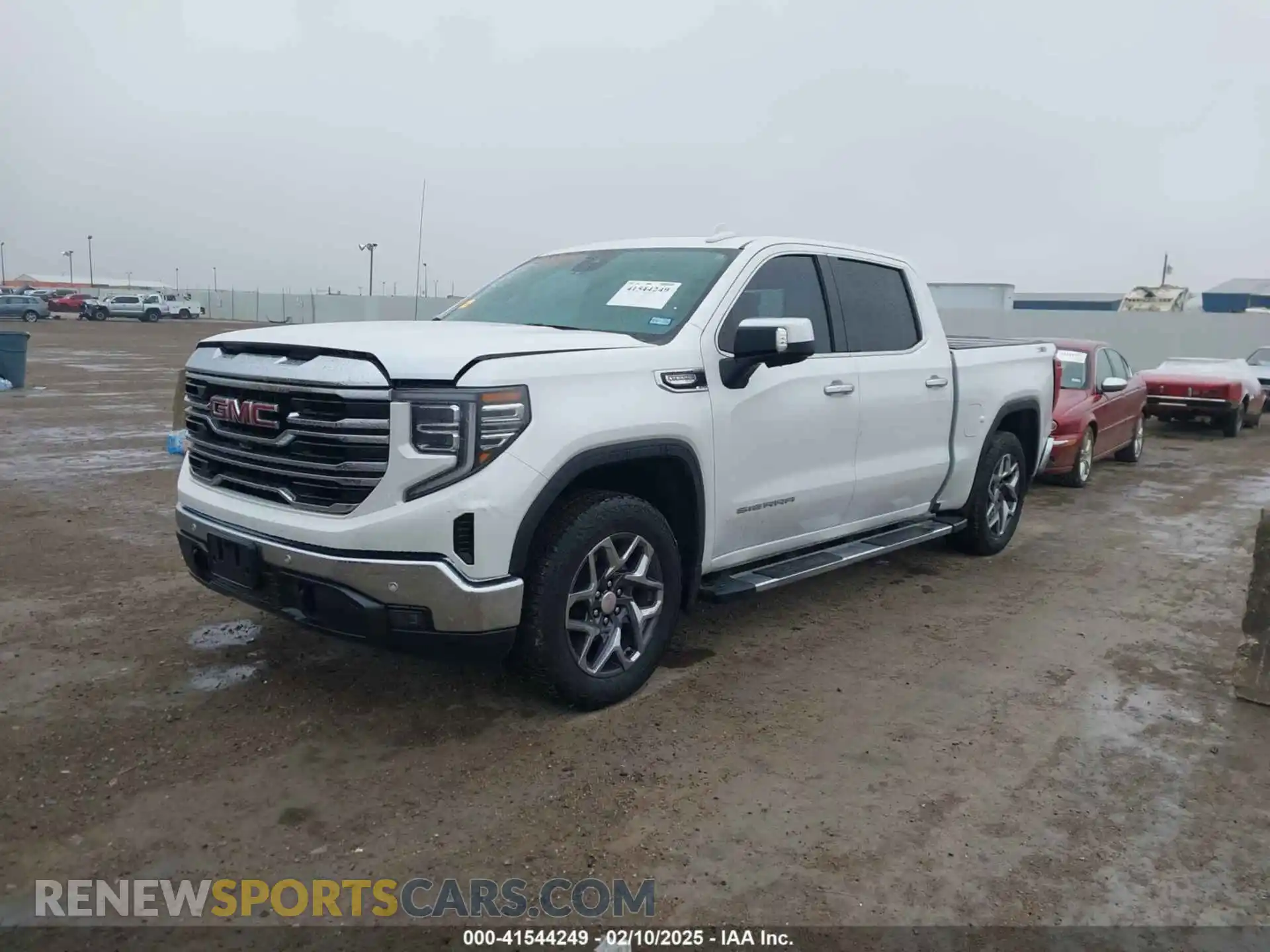 2 Photograph of a damaged car 3GTUUDED6RG367695 GMC SIERRA 1500 2024