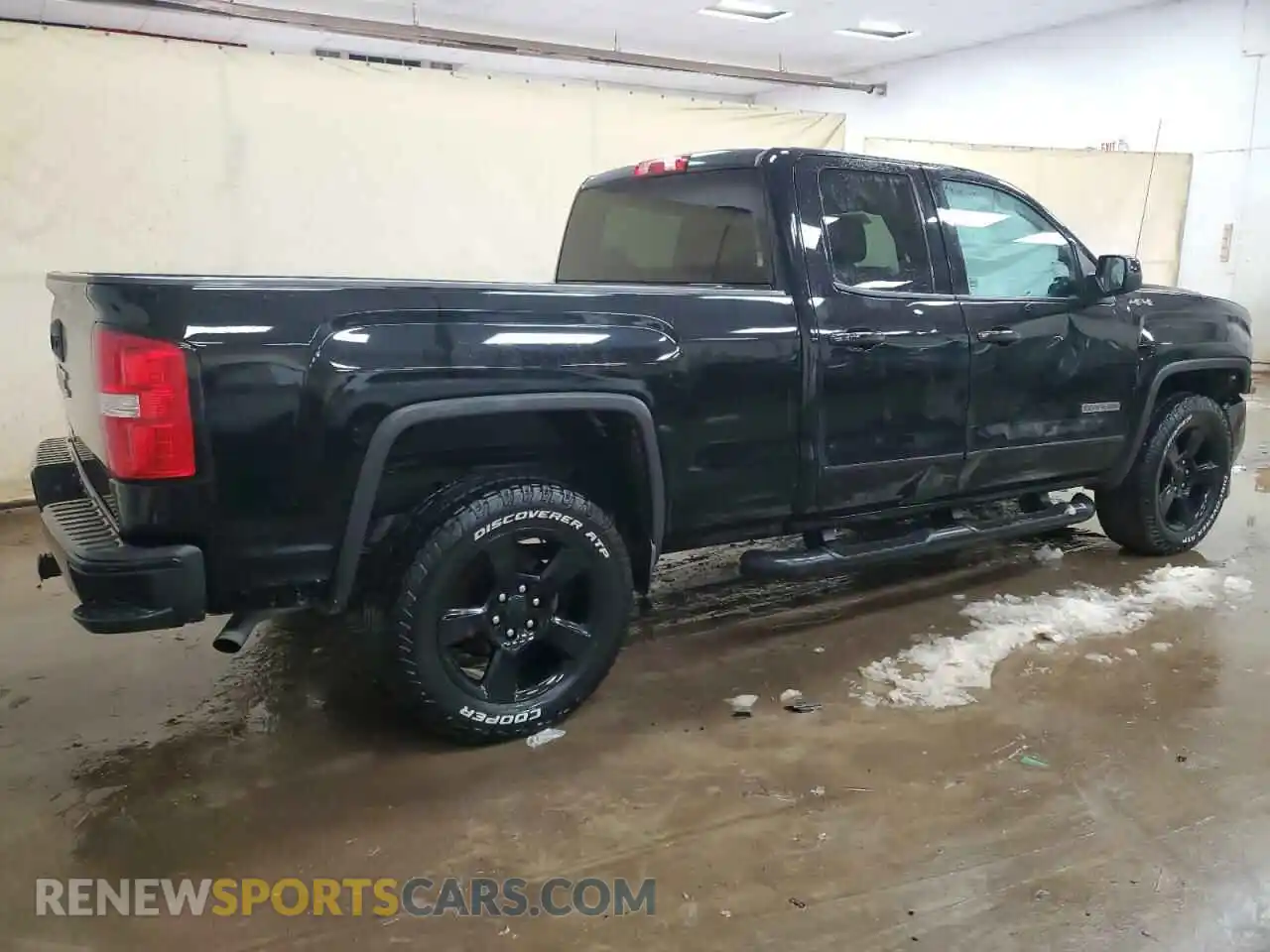 3 Photograph of a damaged car 2GTV2LEC0K1124314 GMC SIERRA 2019