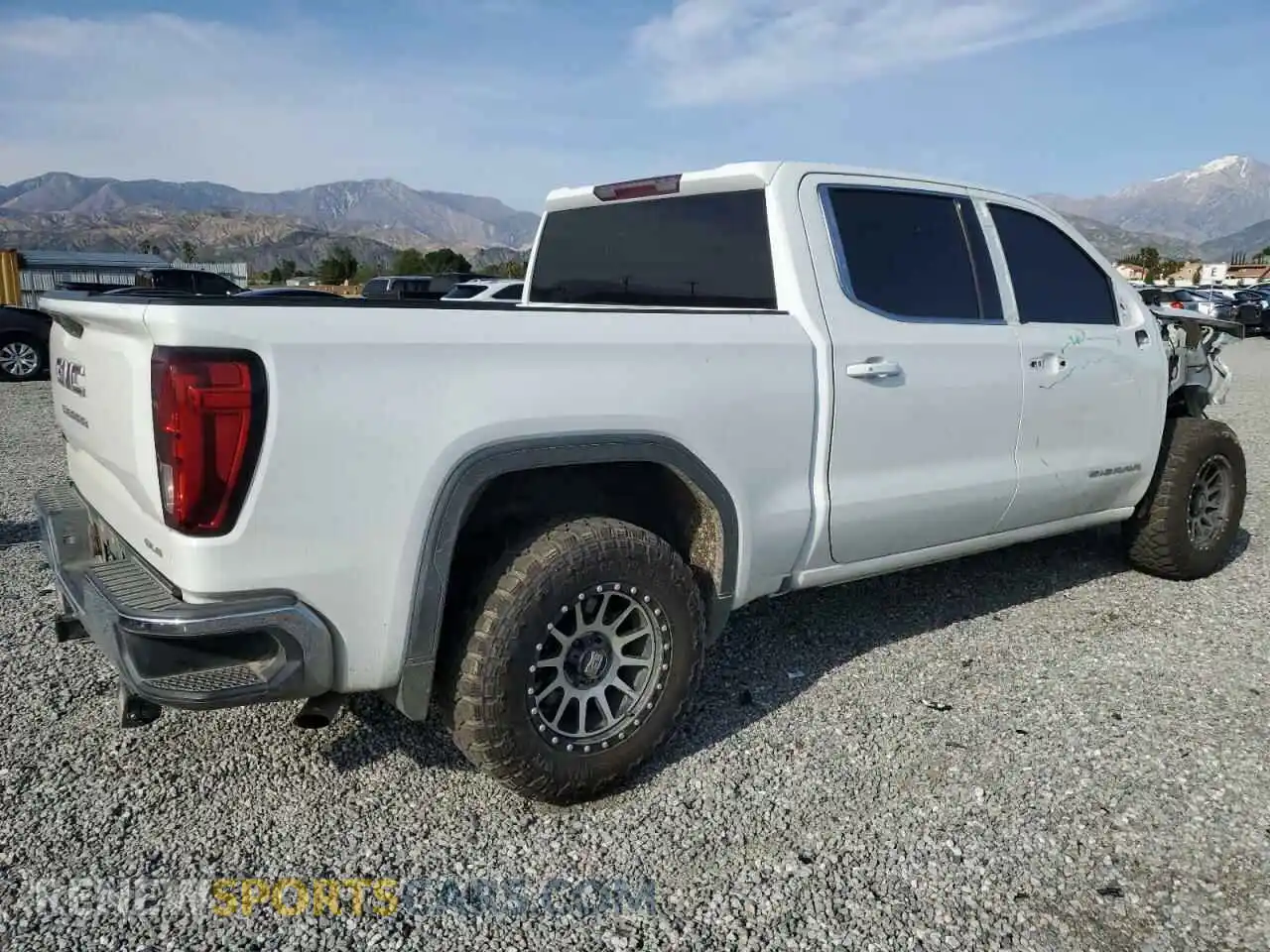 3 Photograph of a damaged car 3GTP8BEK1KG253663 GMC SIERRA 2019