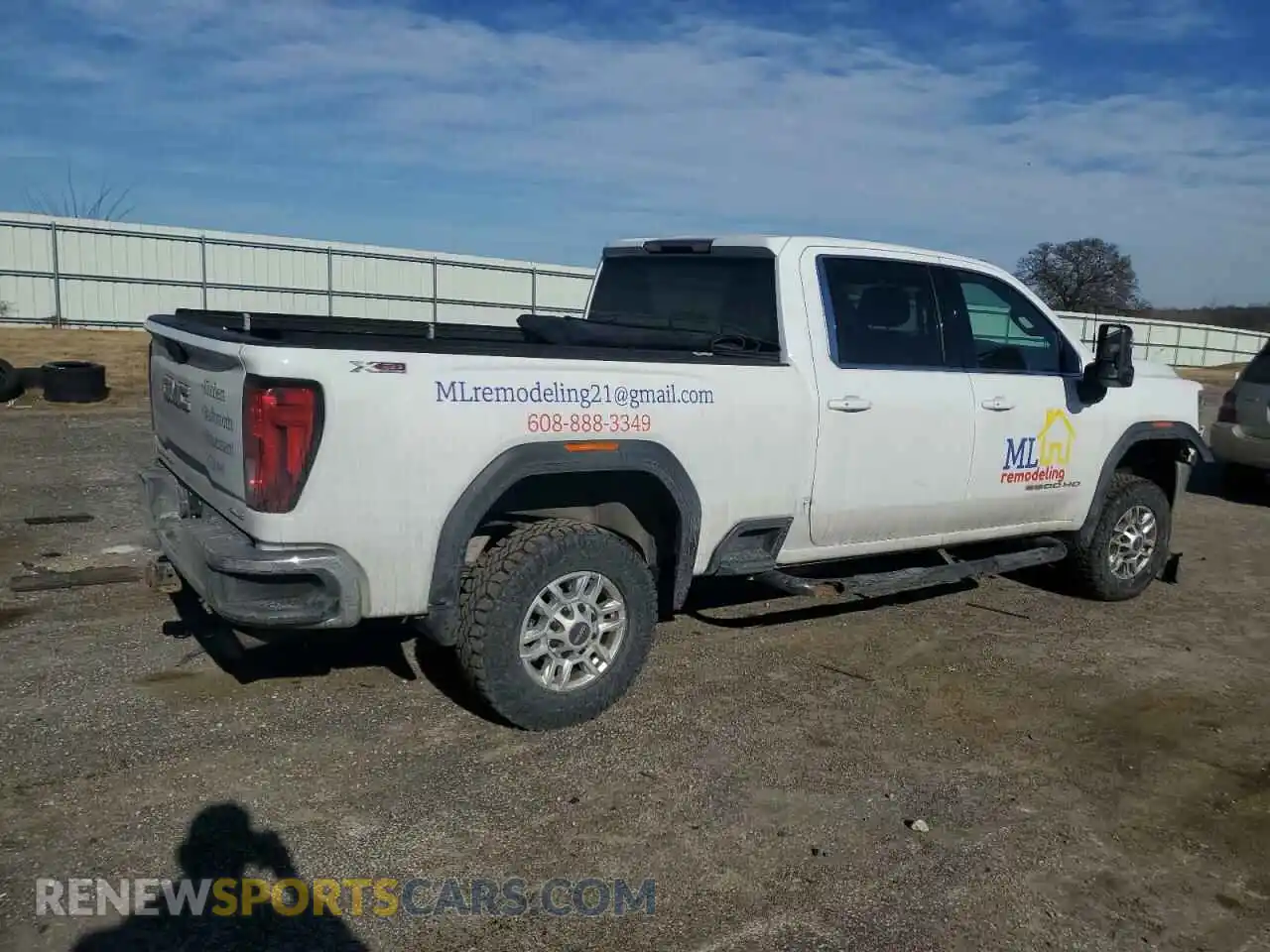 3 Photograph of a damaged car 1GT19ME78LF188372 GMC SIERRA 2020