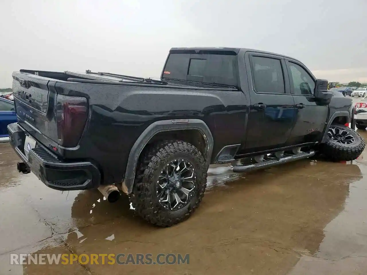 3 Photograph of a damaged car 1GT49PEY3LF205196 GMC SIERRA 2020
