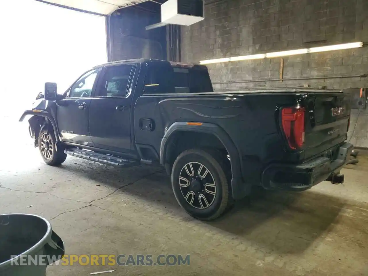 2 Фотография поврежденного автомобиля 1GT49PEY7LF135671 GMC SIERRA 2020