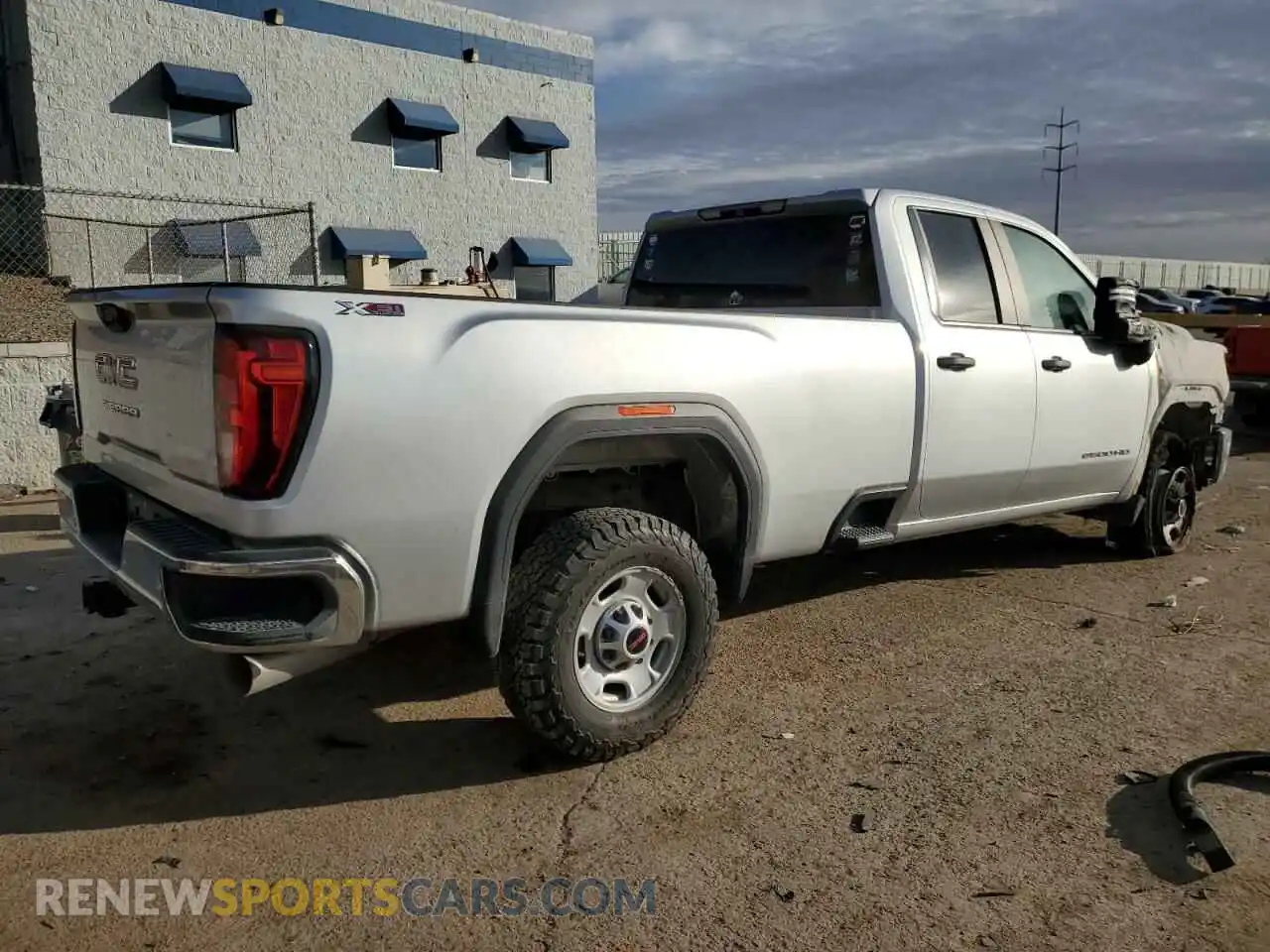 3 Photograph of a damaged car 1GT59LEY7LF209622 GMC SIERRA 2020