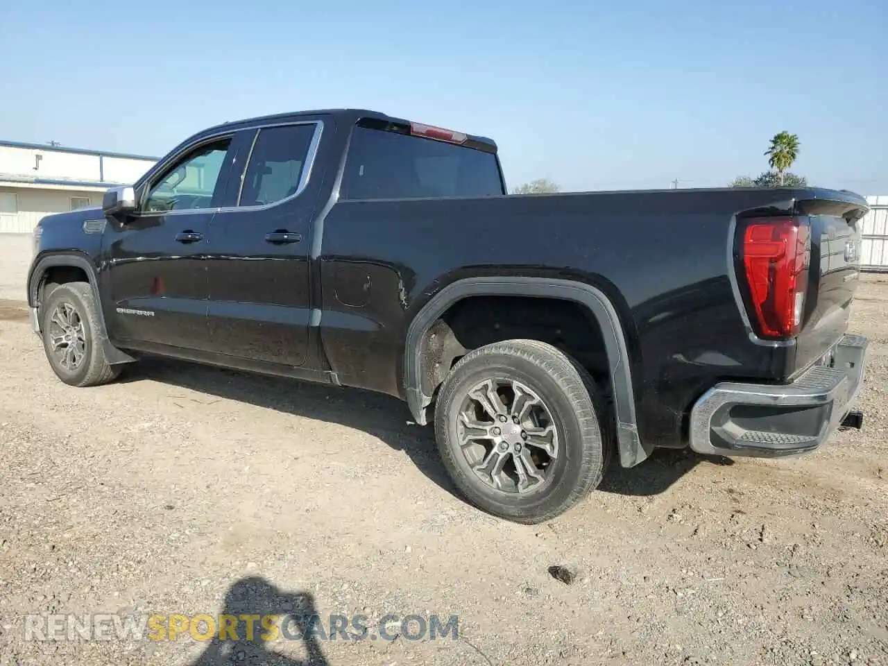 2 Photograph of a damaged car 1GTR8BEK3LZ103080 GMC SIERRA 2020