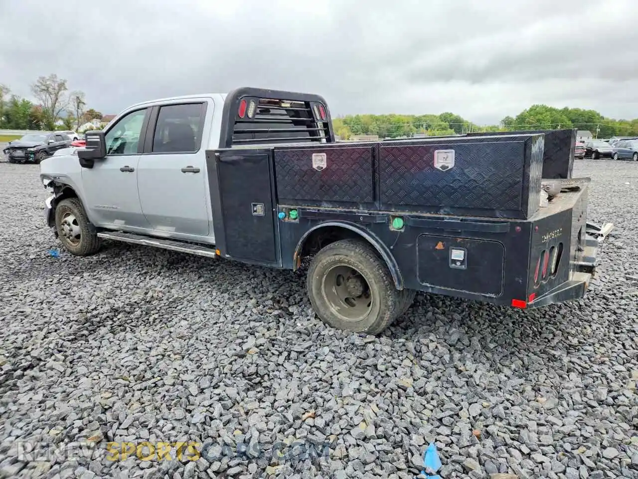 2 fotografías del automóvil dañado 1GD49SEY3MF102229 GMC SIERRA 2021