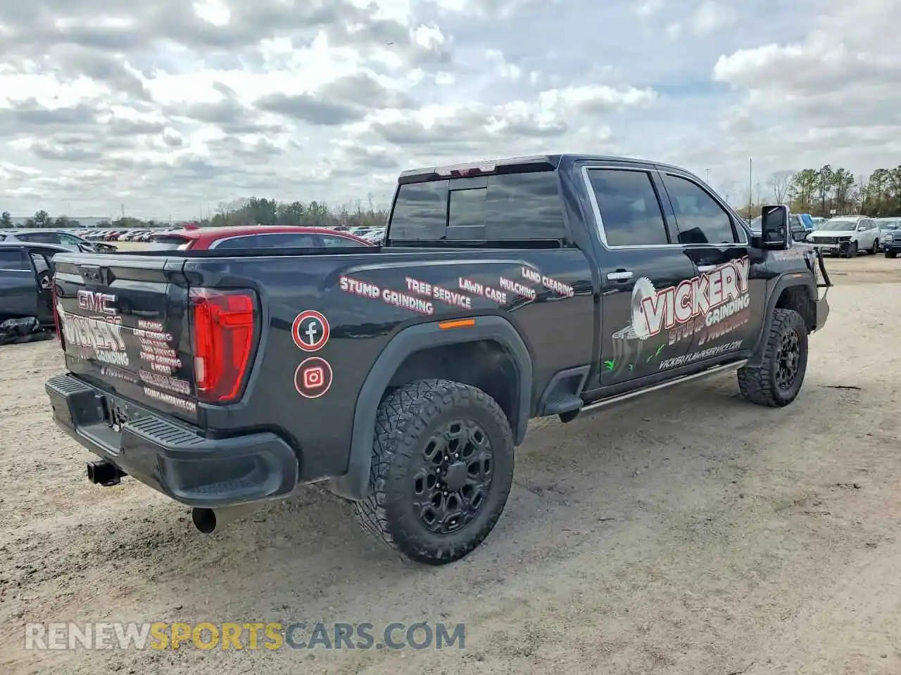 3 Photograph of a damaged car 1GT49REY1MF245614 GMC SIERRA 2021