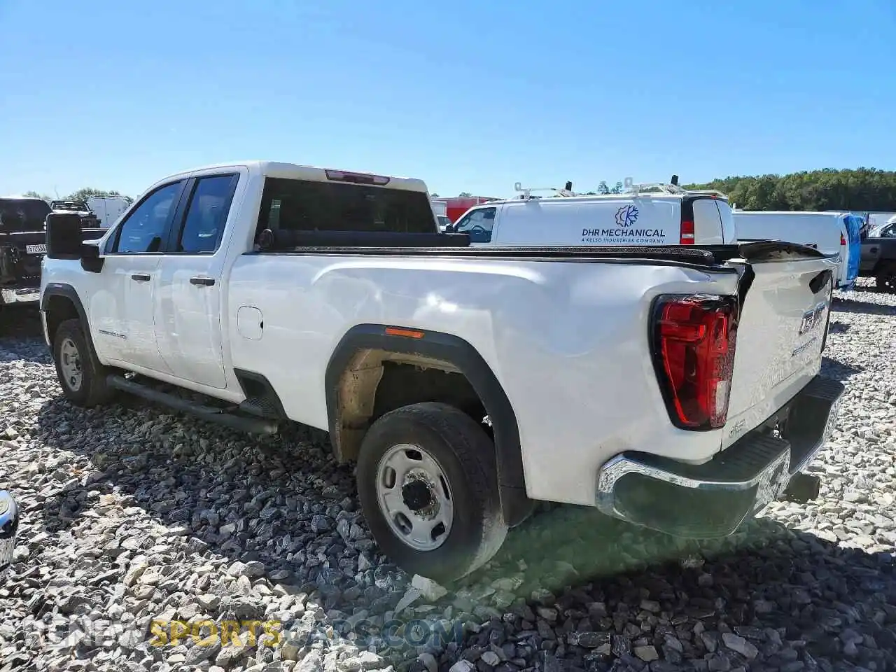 2 Photograph of a damaged car 1GT58LE70MF239136 GMC SIERRA 2021