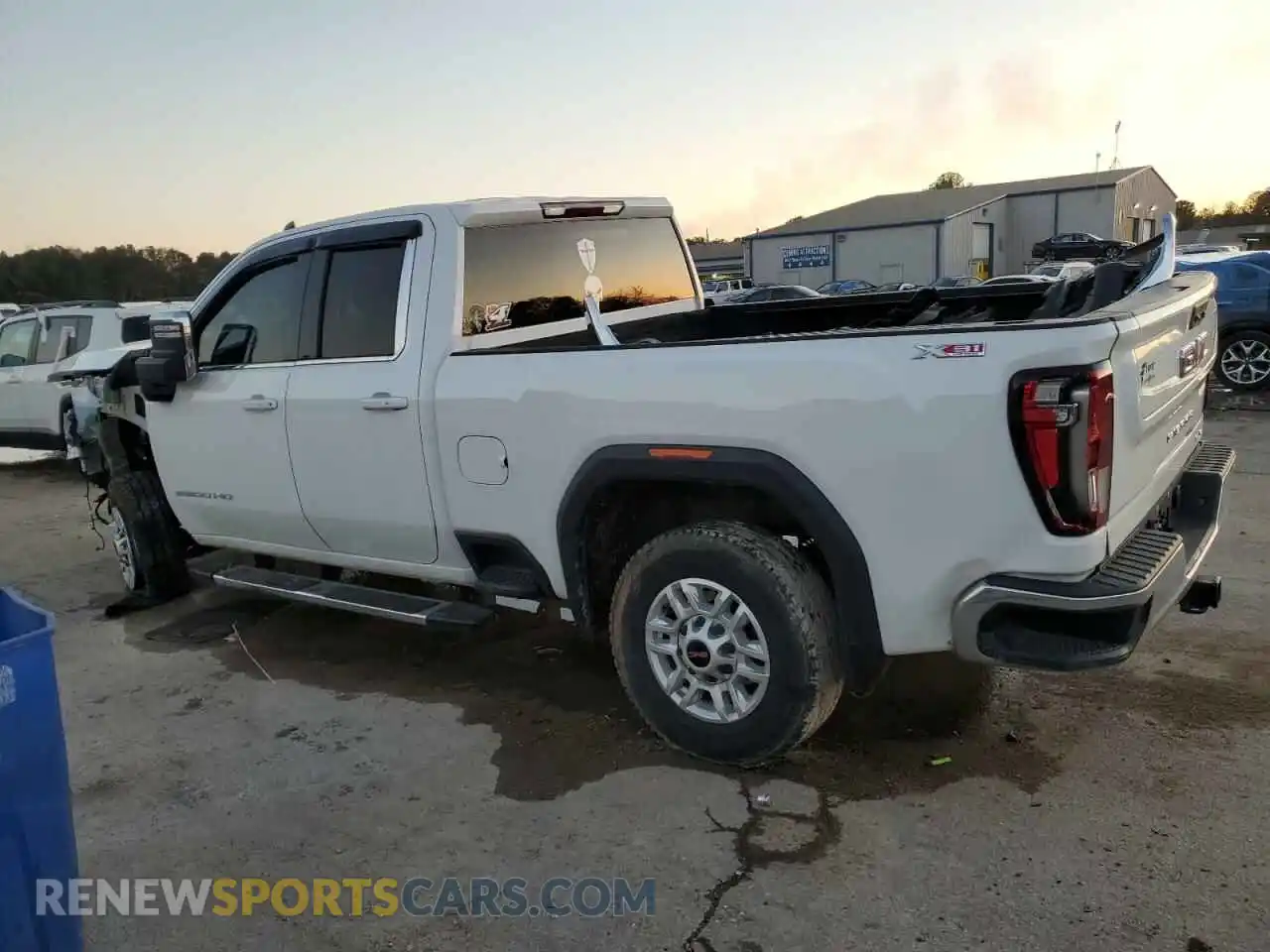 2 Photograph of a damaged car 1GT59MEY0MF124161 GMC SIERRA 2021