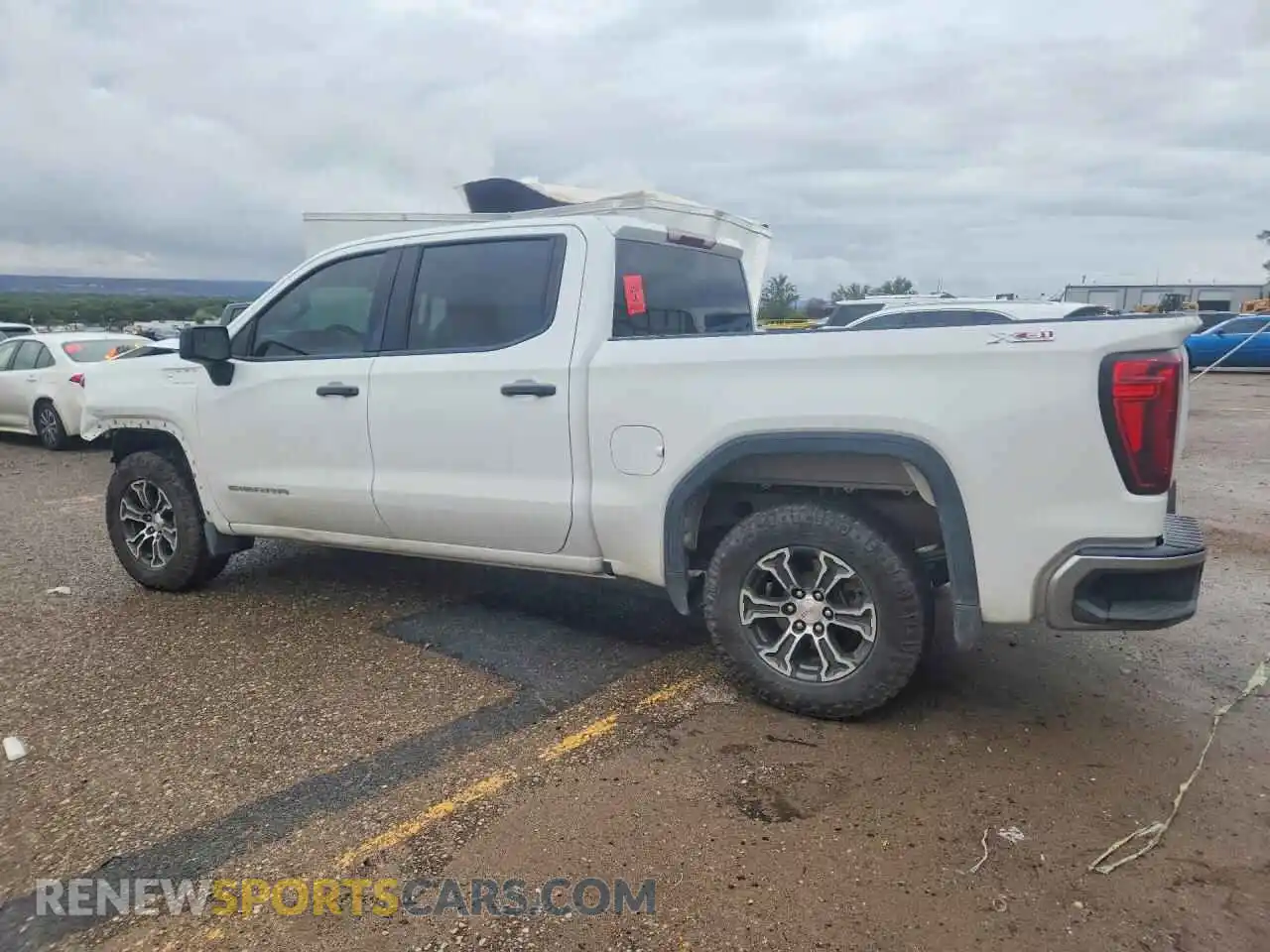 2 fotografías del automóvil dañado 1GTP9AEH3MZ164420 GMC SIERRA 2021
