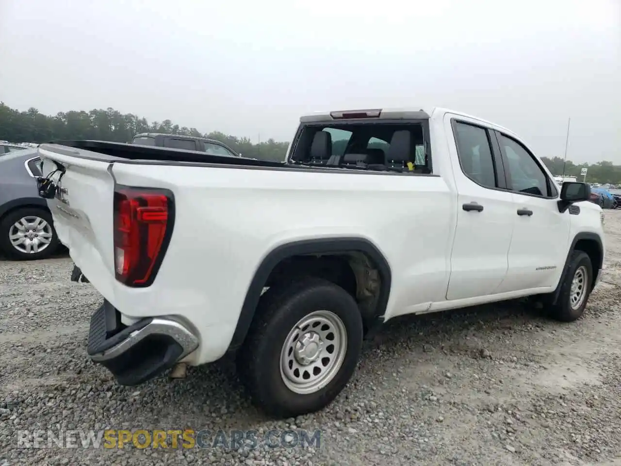 3 Photograph of a damaged car 1GTR8AEHXMZ268057 GMC SIERRA 2021