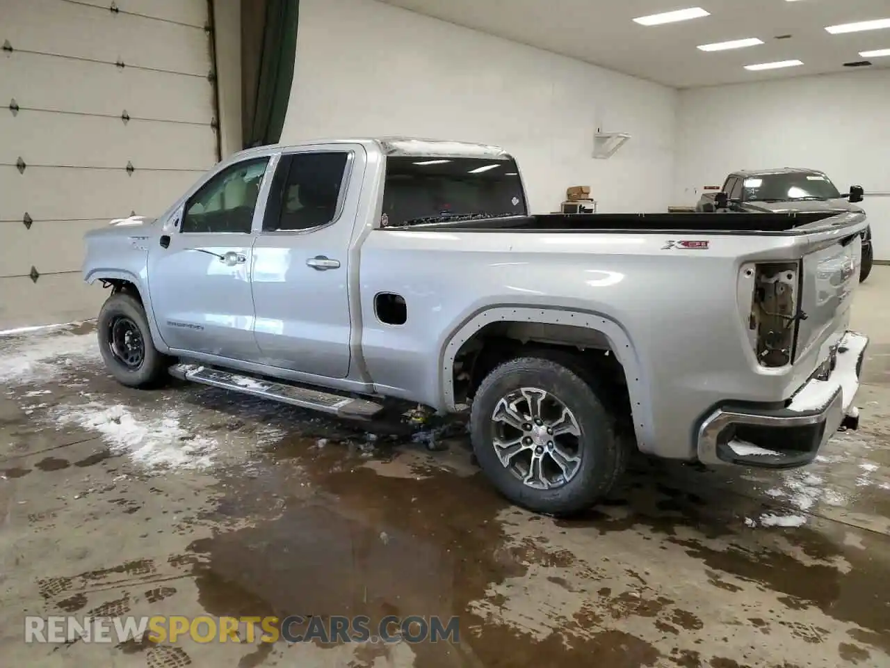 2 Photograph of a damaged car 1GTR9BED1MZ304539 GMC SIERRA 2021