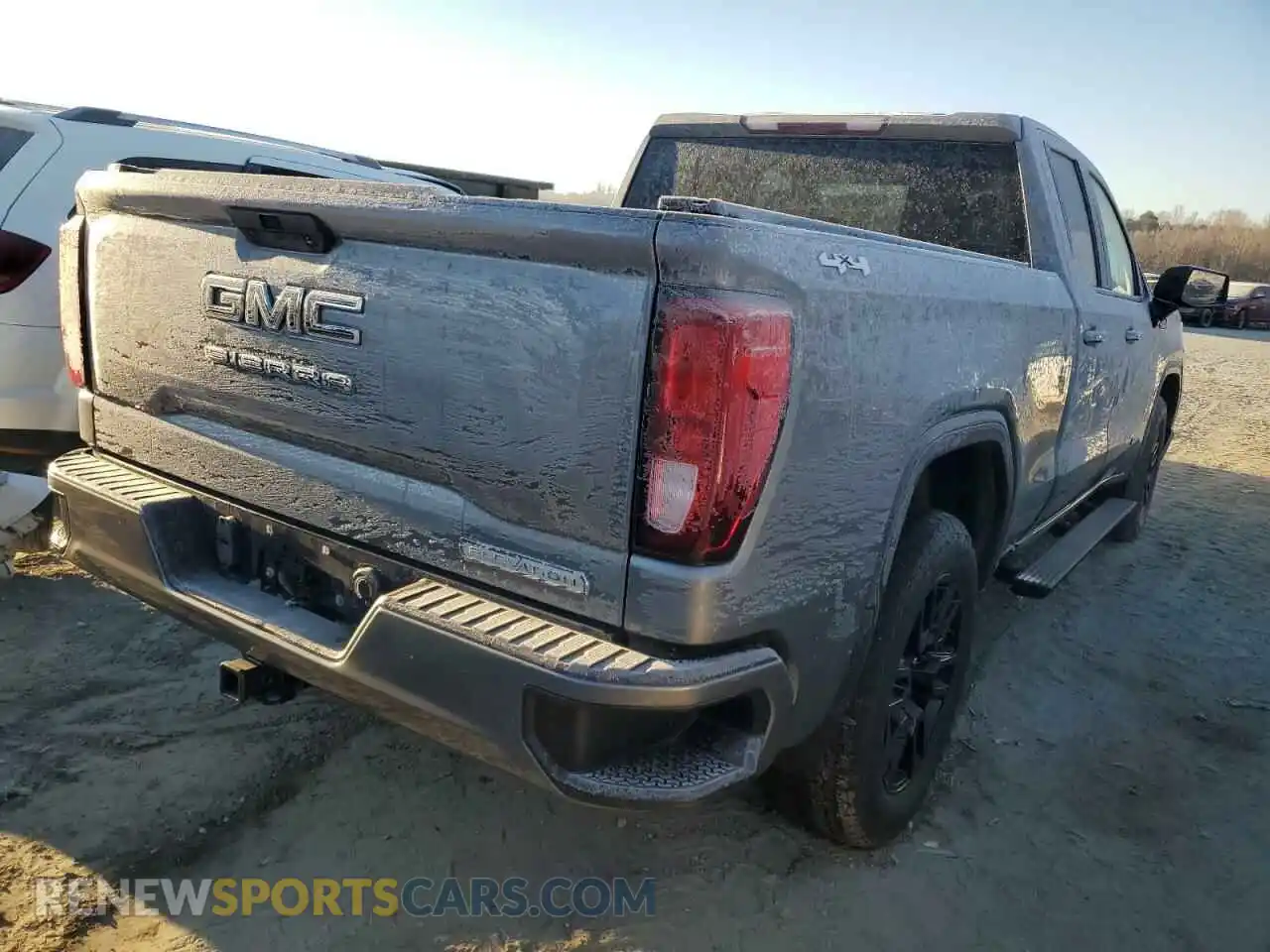 3 Photograph of a damaged car 1GTR9CEK1MZ183273 GMC SIERRA 2021