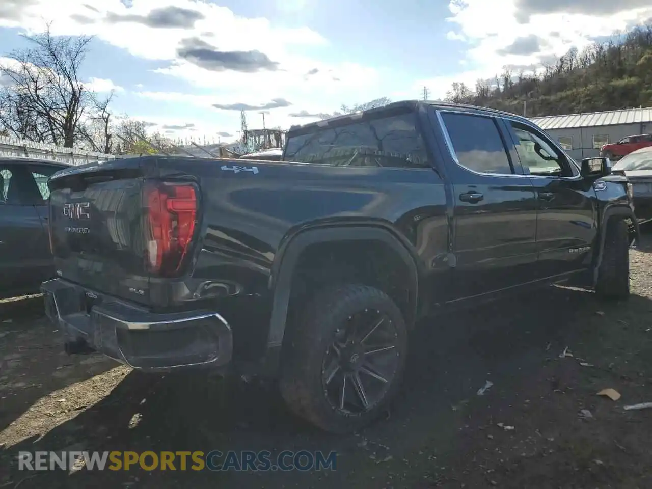 3 Photograph of a damaged car 1GTU9BET6MZ318633 GMC SIERRA 2021