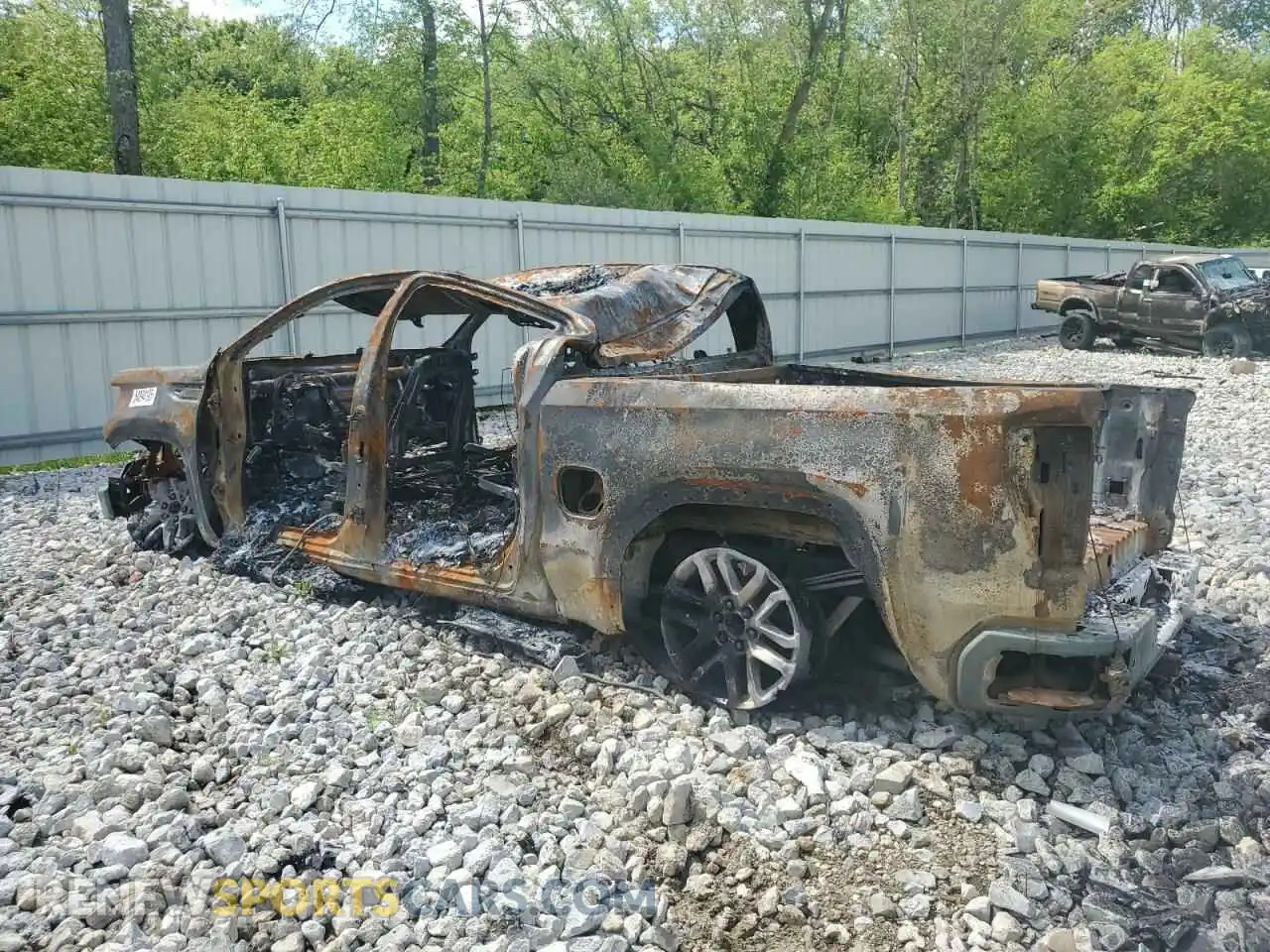 2 Photograph of a damaged car 1GTU9DET5MZ203128 GMC SIERRA 2021