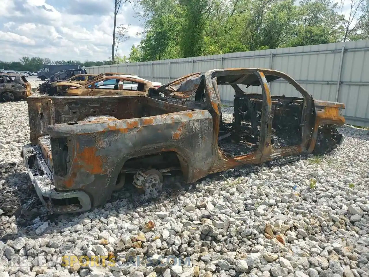 3 Photograph of a damaged car 1GTU9DET5MZ203128 GMC SIERRA 2021