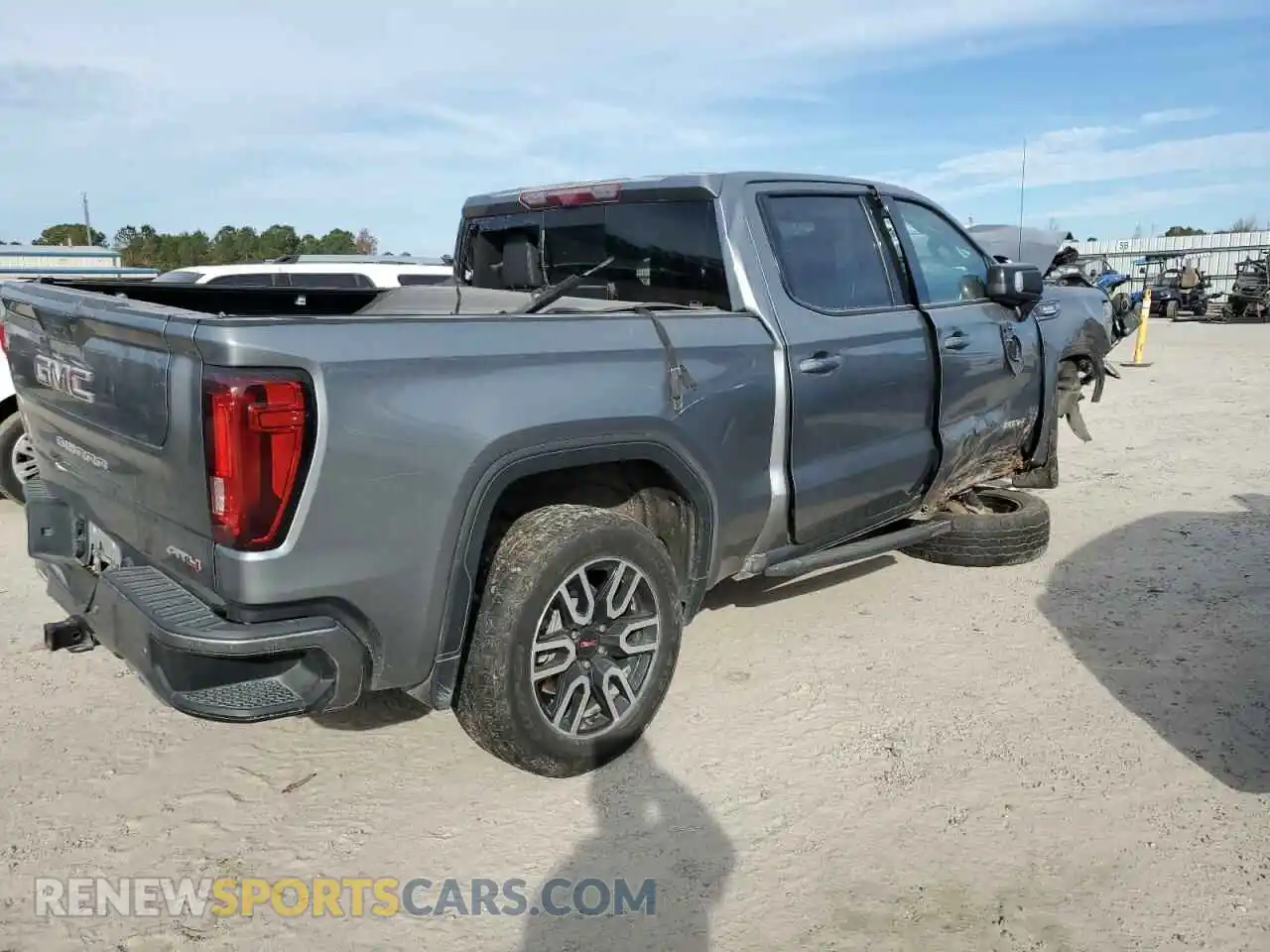 3 Photograph of a damaged car 1GTU9EET2MZ174774 GMC SIERRA 2021