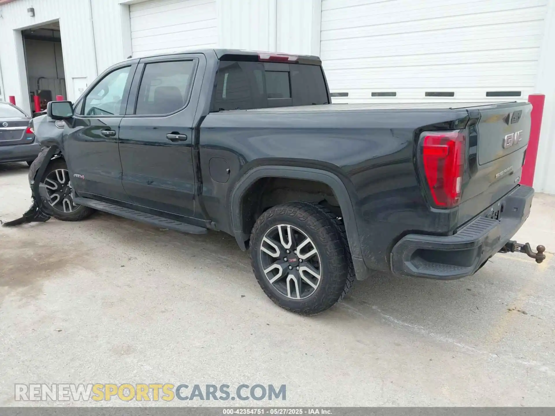 3 Photograph of a damaged car 3GTP9EEL9MG255509 GMC SIERRA 2021